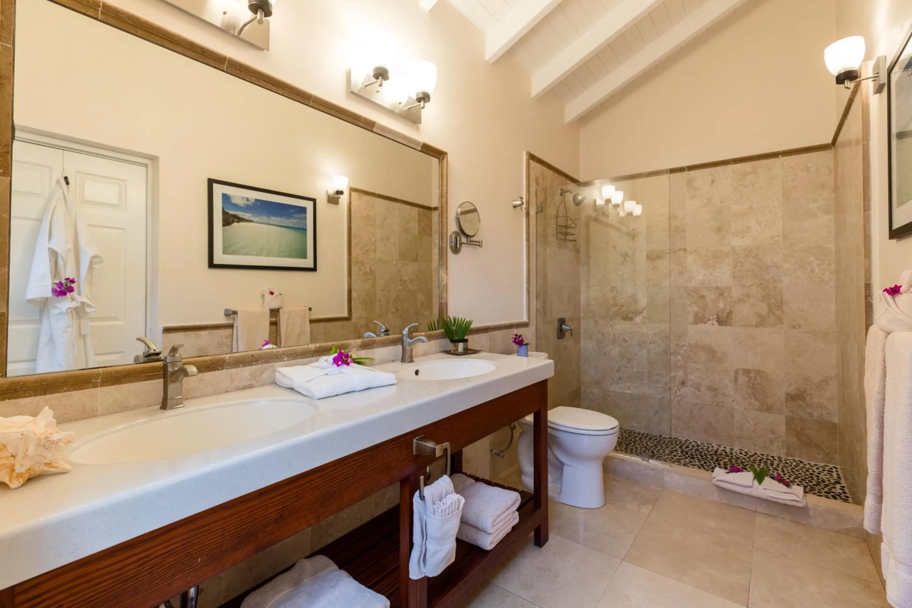 Shower in Admiral's Inn and Gunpowder Suites