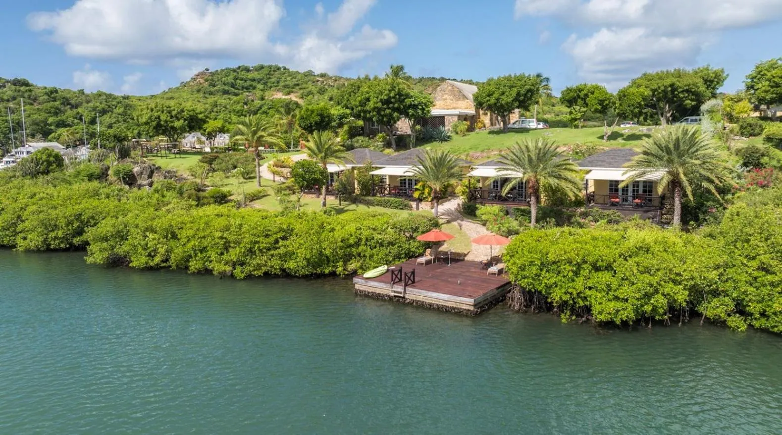 Property building in Admiral's Inn and Gunpowder Suites