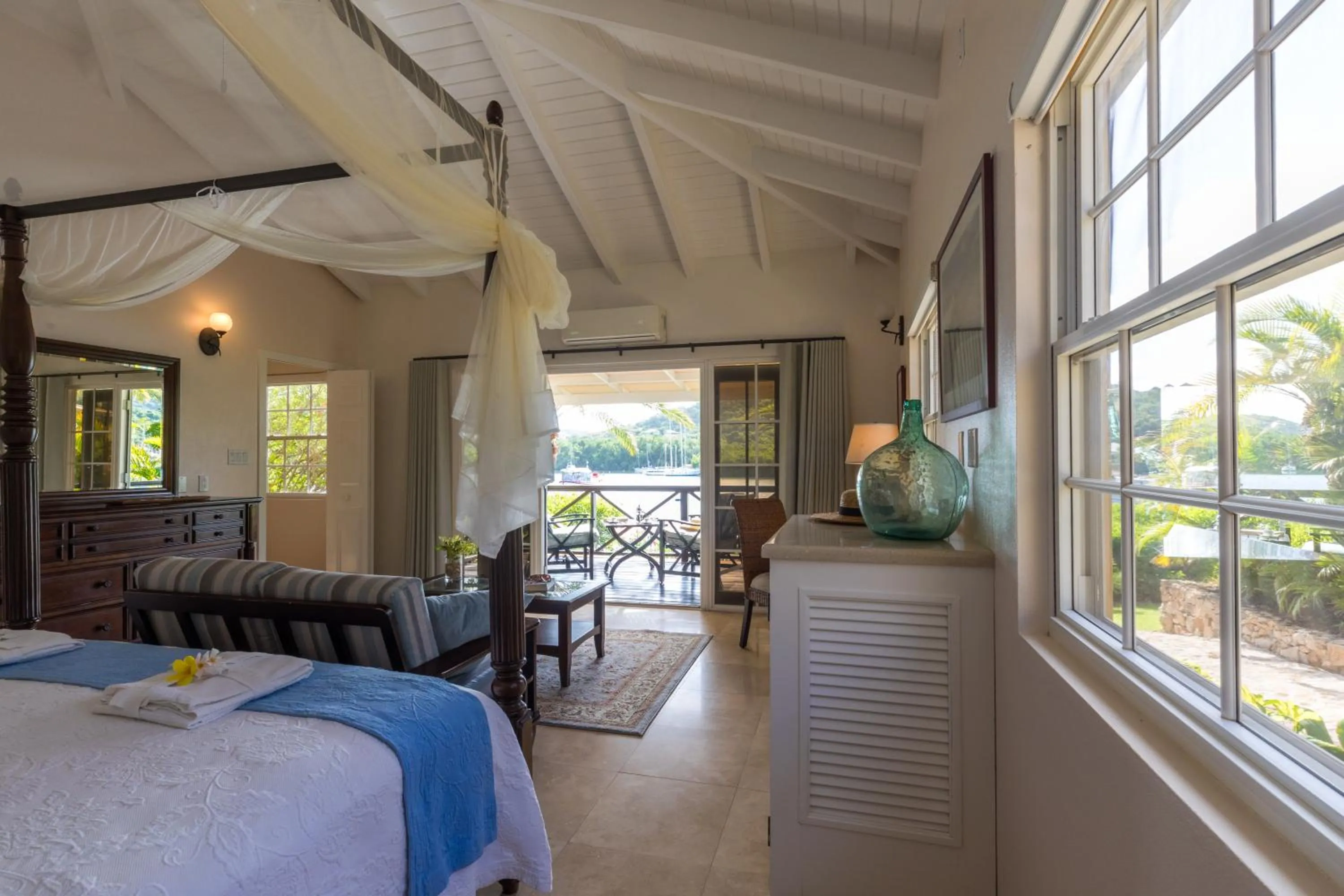 Photo of the whole room, Bed in Admiral's Inn and Gunpowder Suites