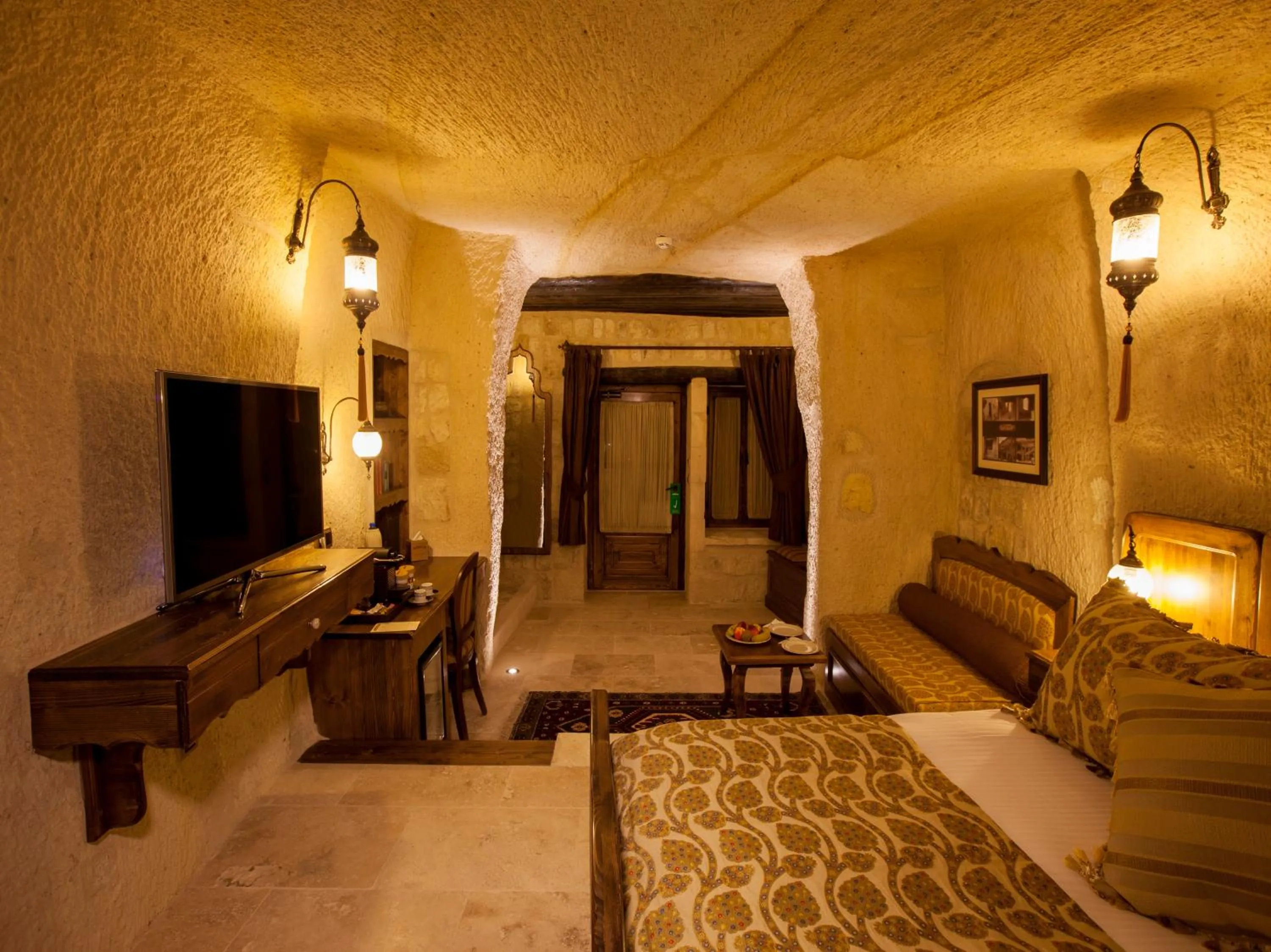 TV and multimedia, Bed in Kayakapi Premium Caves Cappadocia