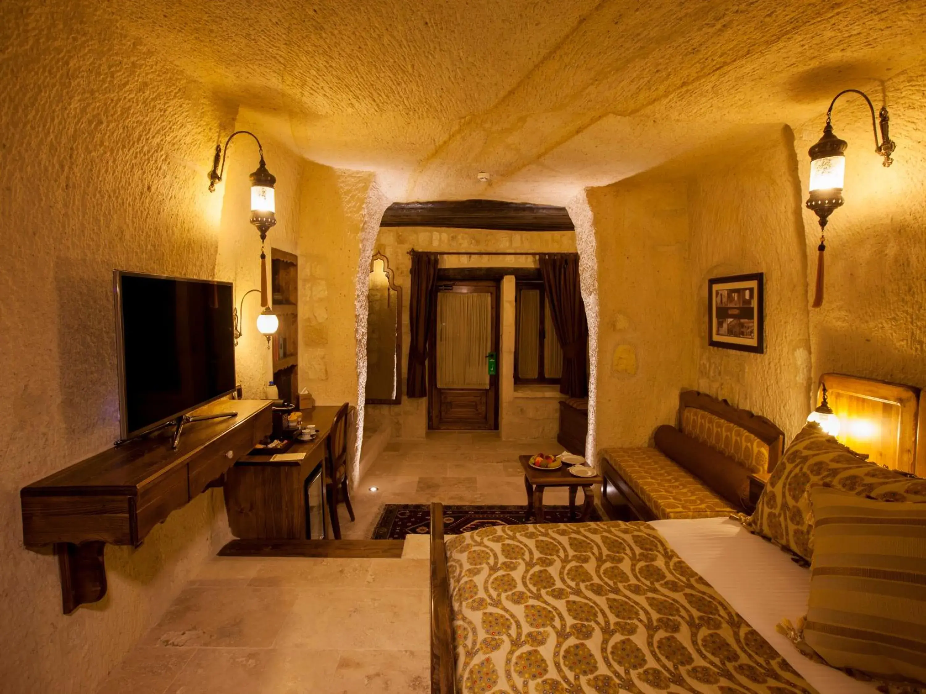 TV and multimedia, Bed in Kayakapi Premium Caves Cappadocia TV and multimedia, Bed in Kayakapi Premium Caves Cappadocia