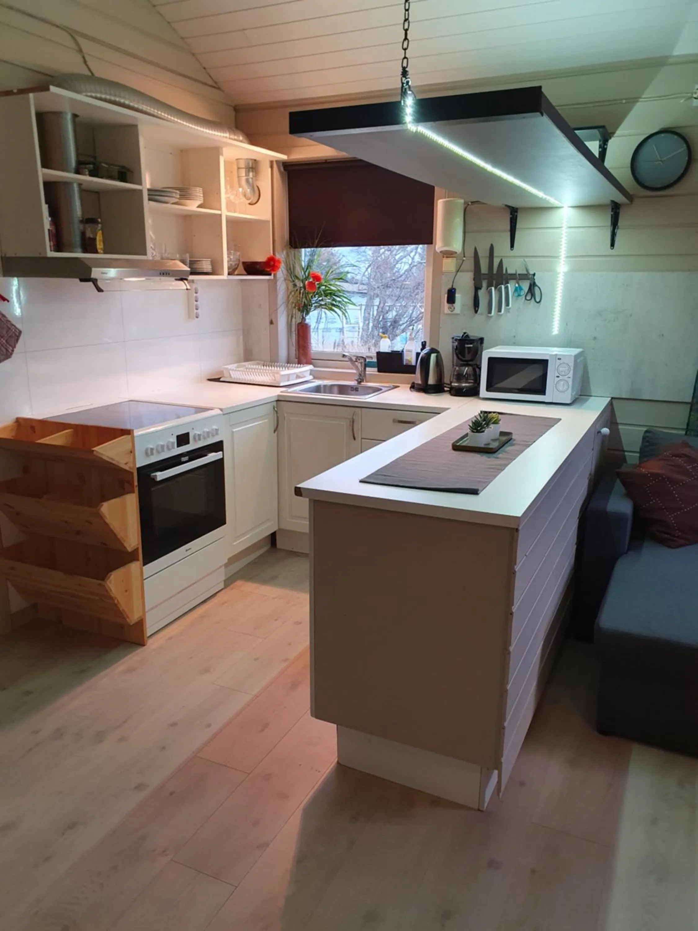 Kitchen or kitchenette in Vestavind hytter og rom AS