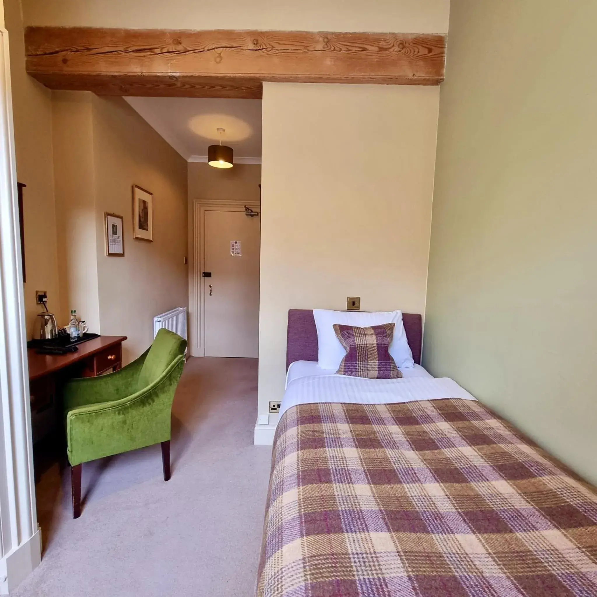 Single Room - single occupancy in Loch Maree Hotel Single Room - single occupancy in Loch Maree Hotel