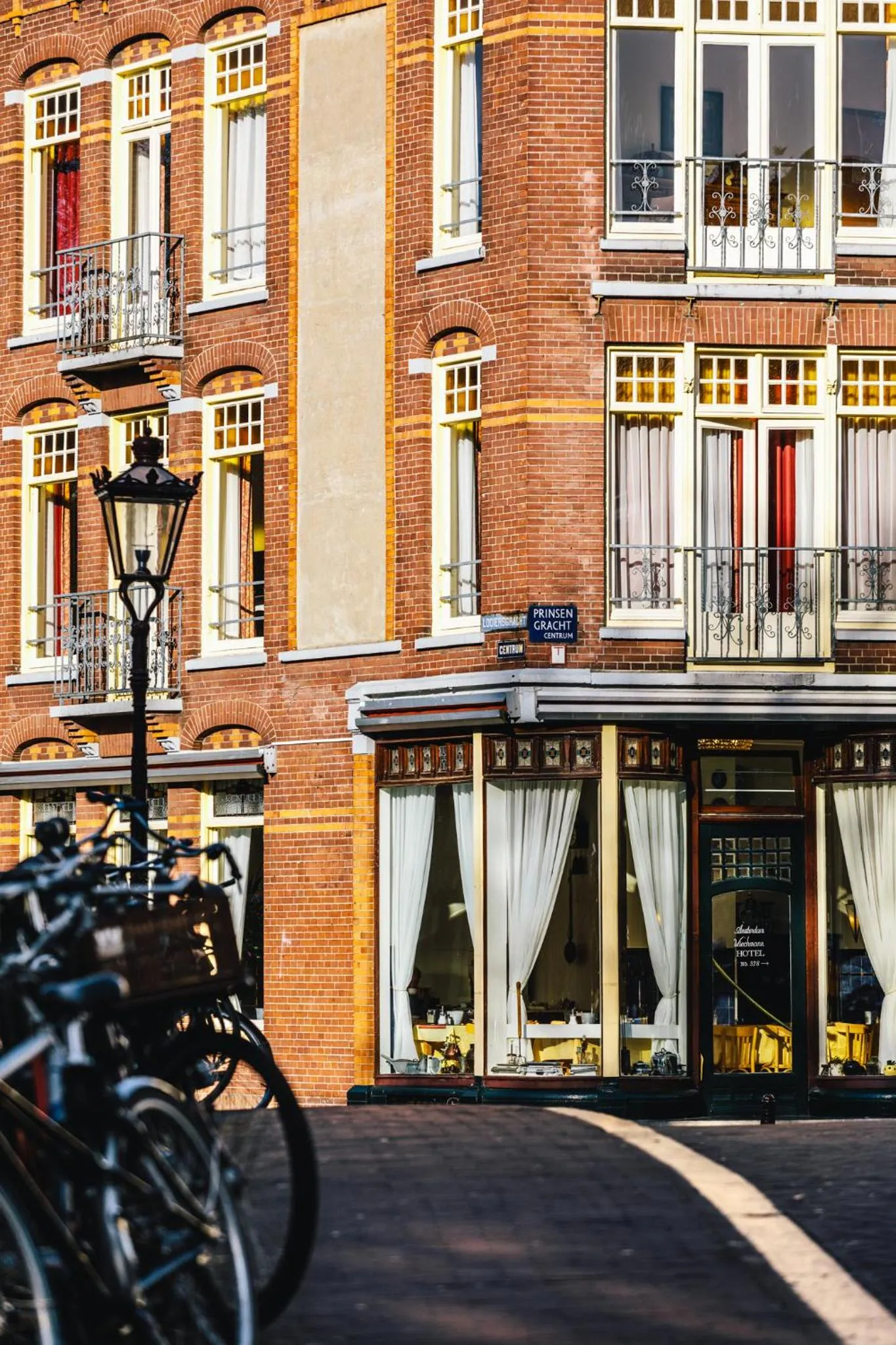 Facade/entrance in Amsterdam Wiechmann Hotel