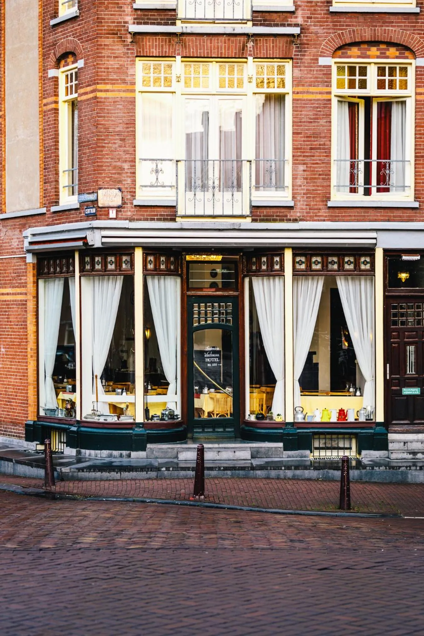 Property building in Amsterdam Wiechmann Hotel