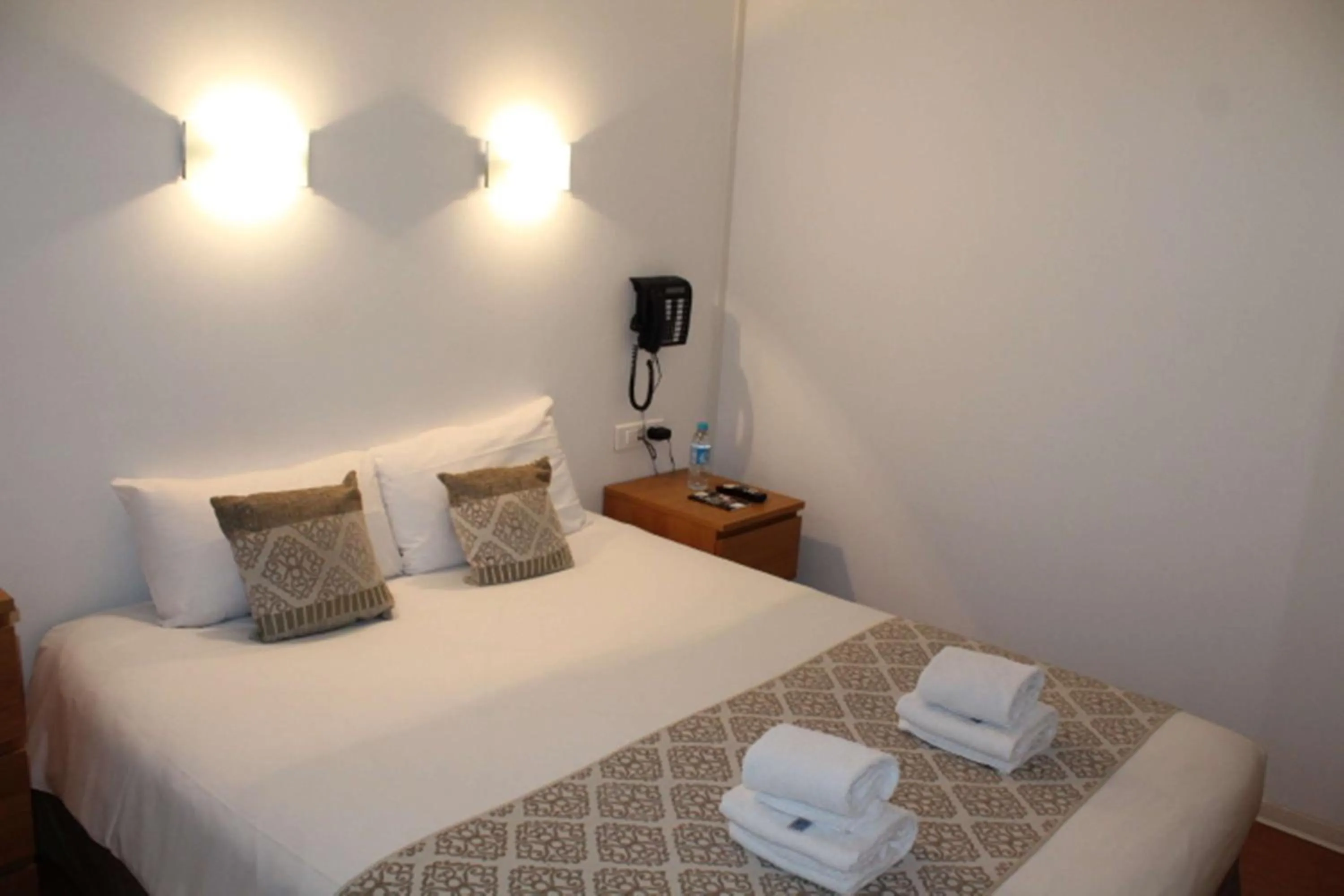 Bedroom, Bed in Brit Hotel MOTEL - Lyon L'Arbresle