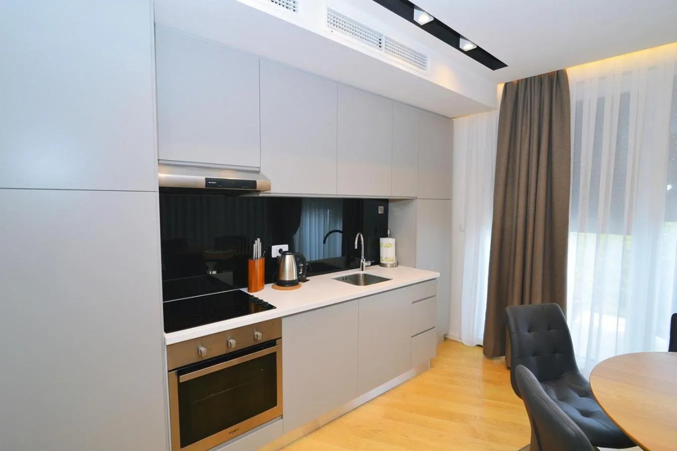 Kitchen or kitchenette in Apartments in Villa Ziza, rooftop swimming pool