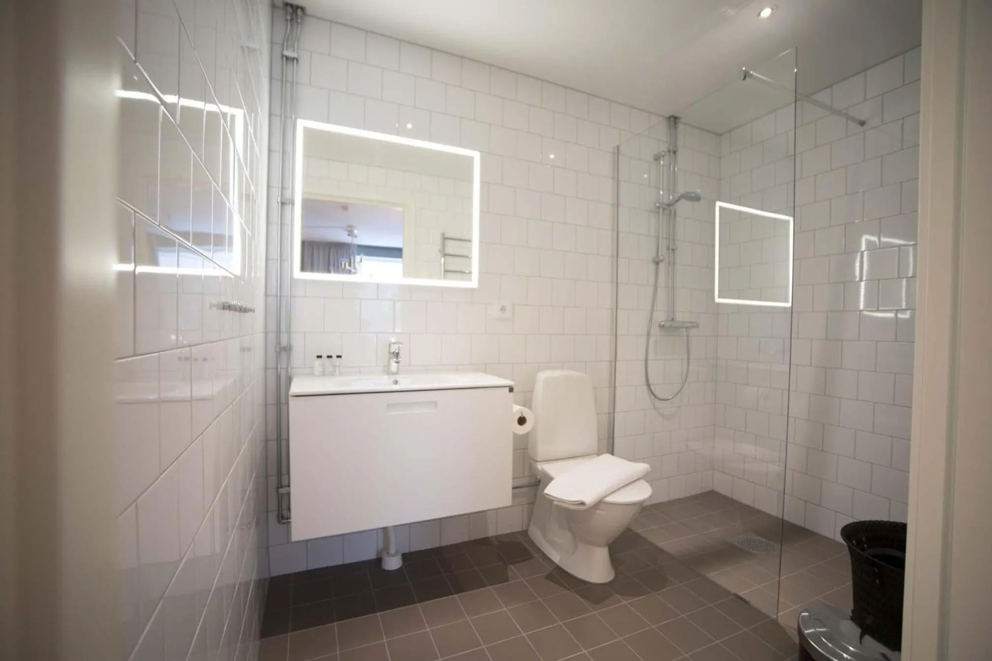 Bathroom in Sky Hotel City Apartments