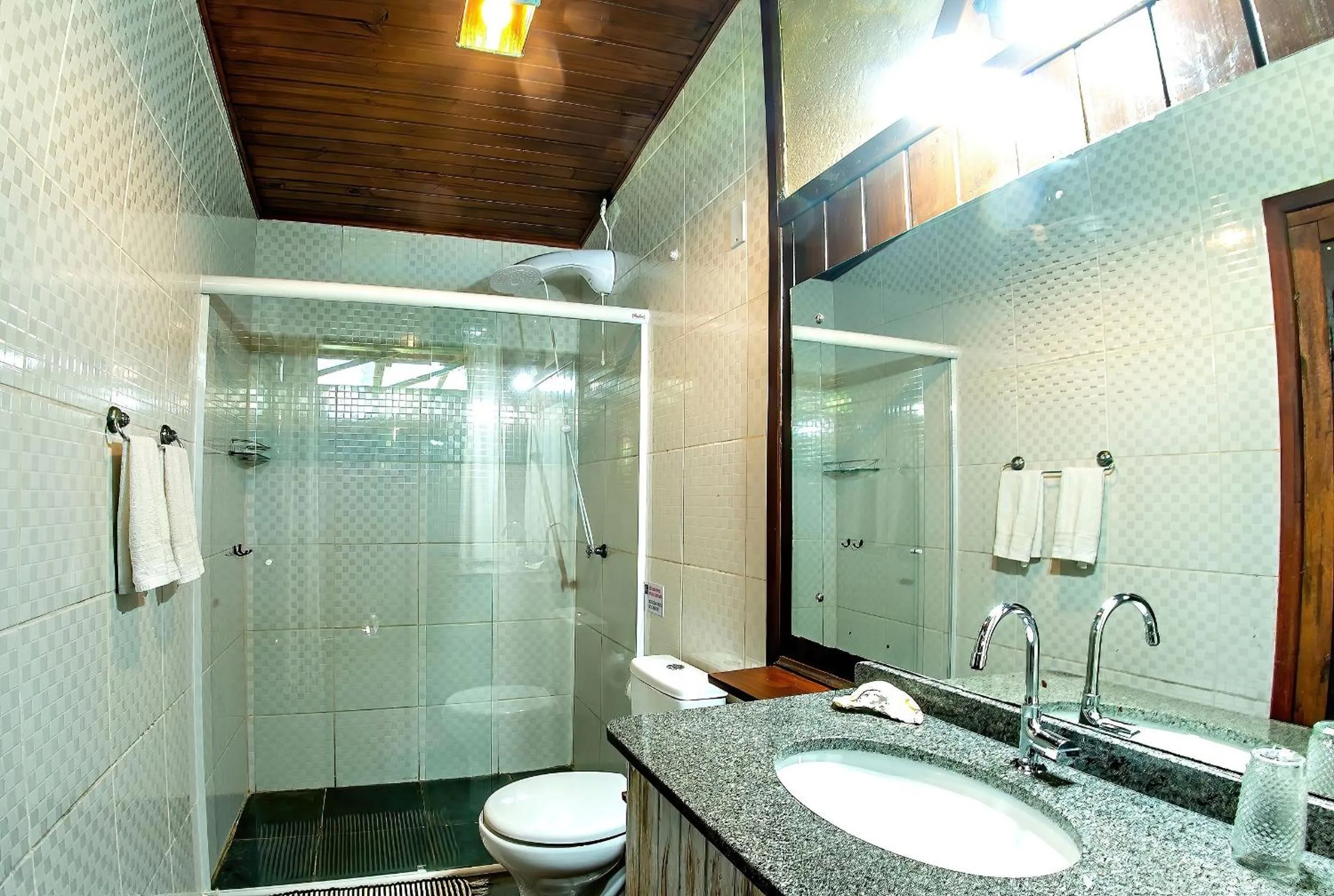 Toilet in Pousada Rosa da Praia - Praia do Rosa - SC