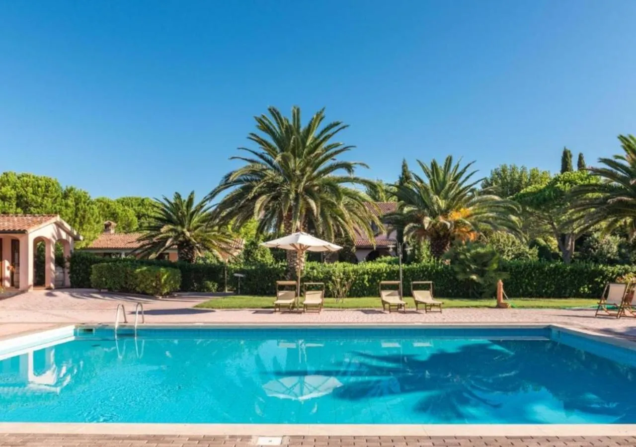 Pool view in Agriturismo Villa Toscana