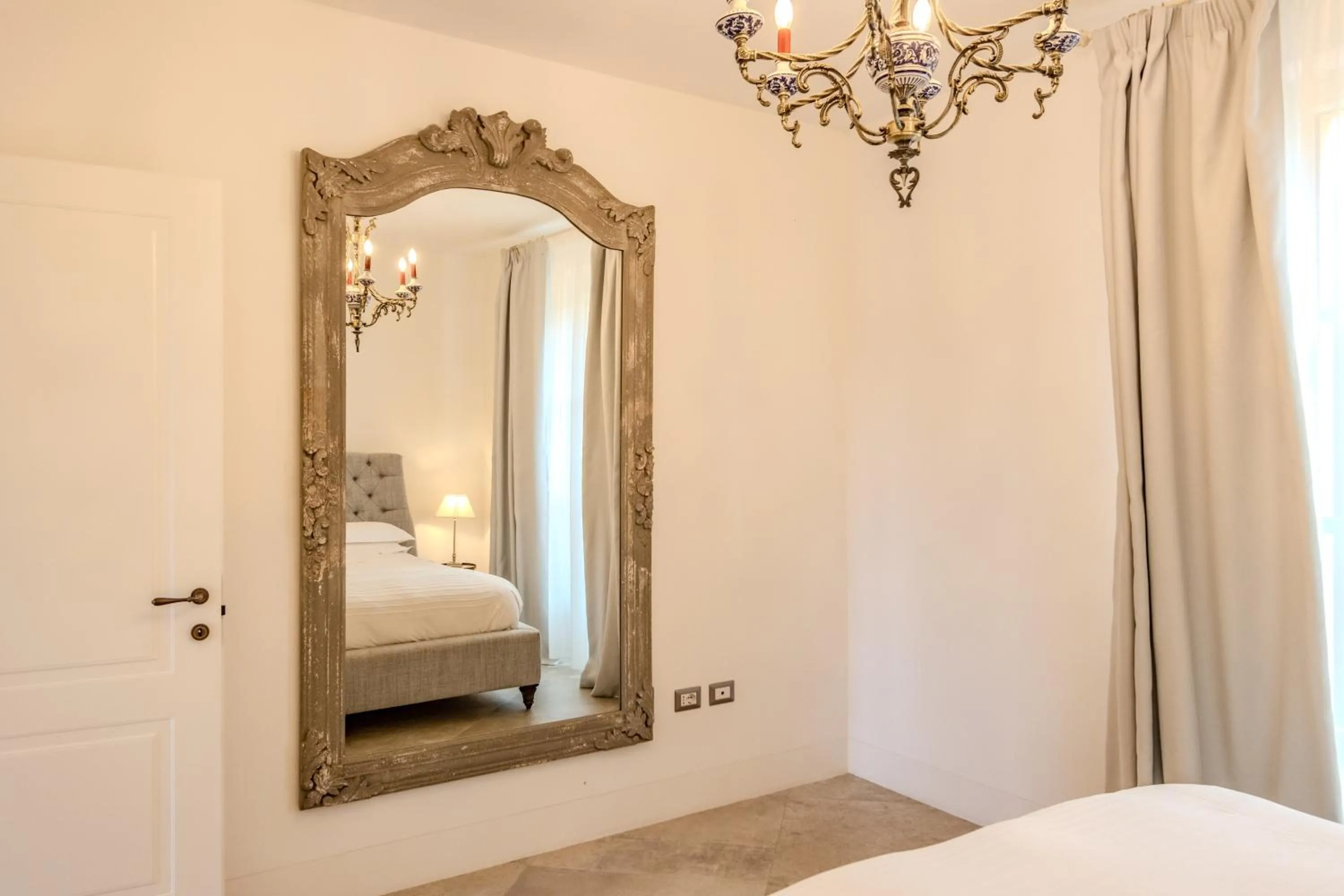 Decorative detail, Bed in Agriturismo Villa Toscana