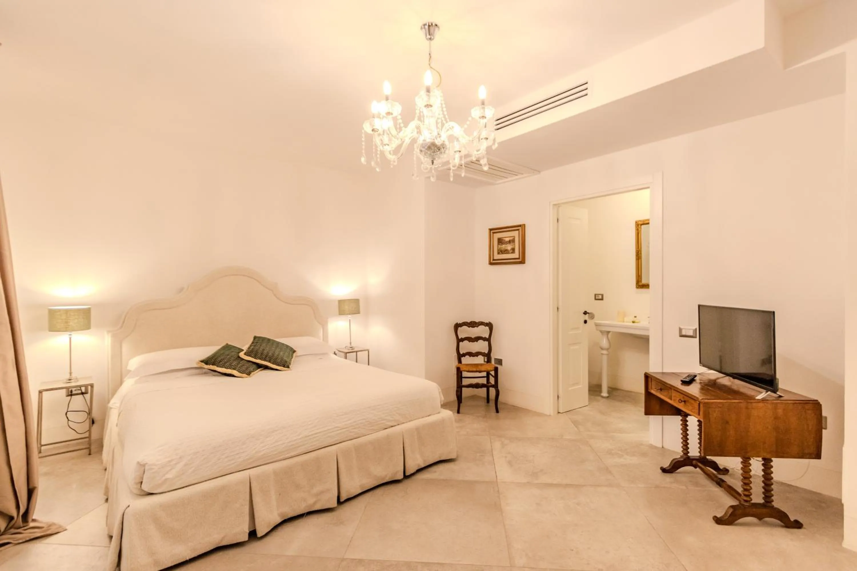 Photo of the whole room, Bed in Agriturismo Villa Toscana