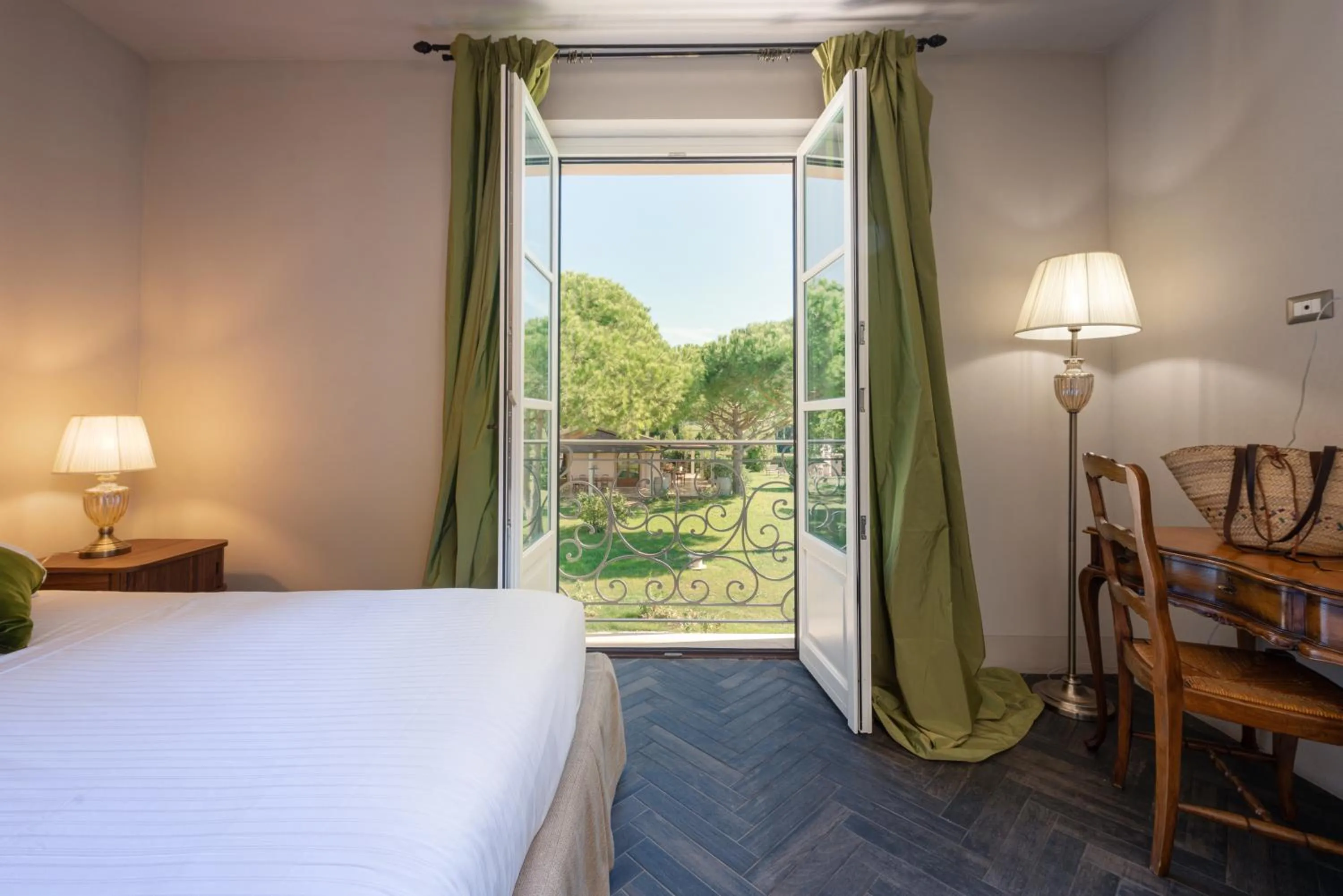 View (from property/room), Bed in Agriturismo Villa Toscana