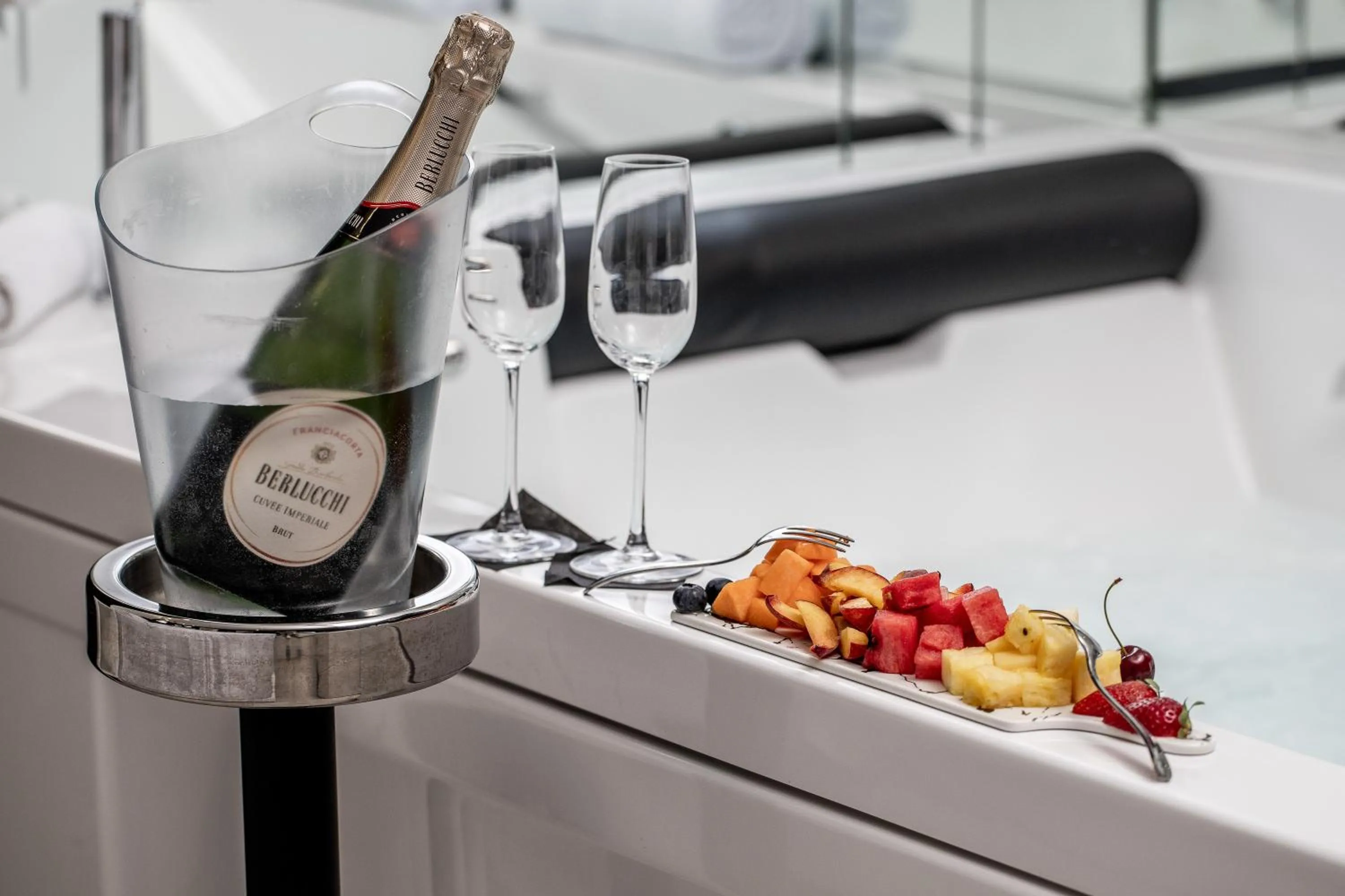 Hot Tub in Reggia Suite Spa Hotel