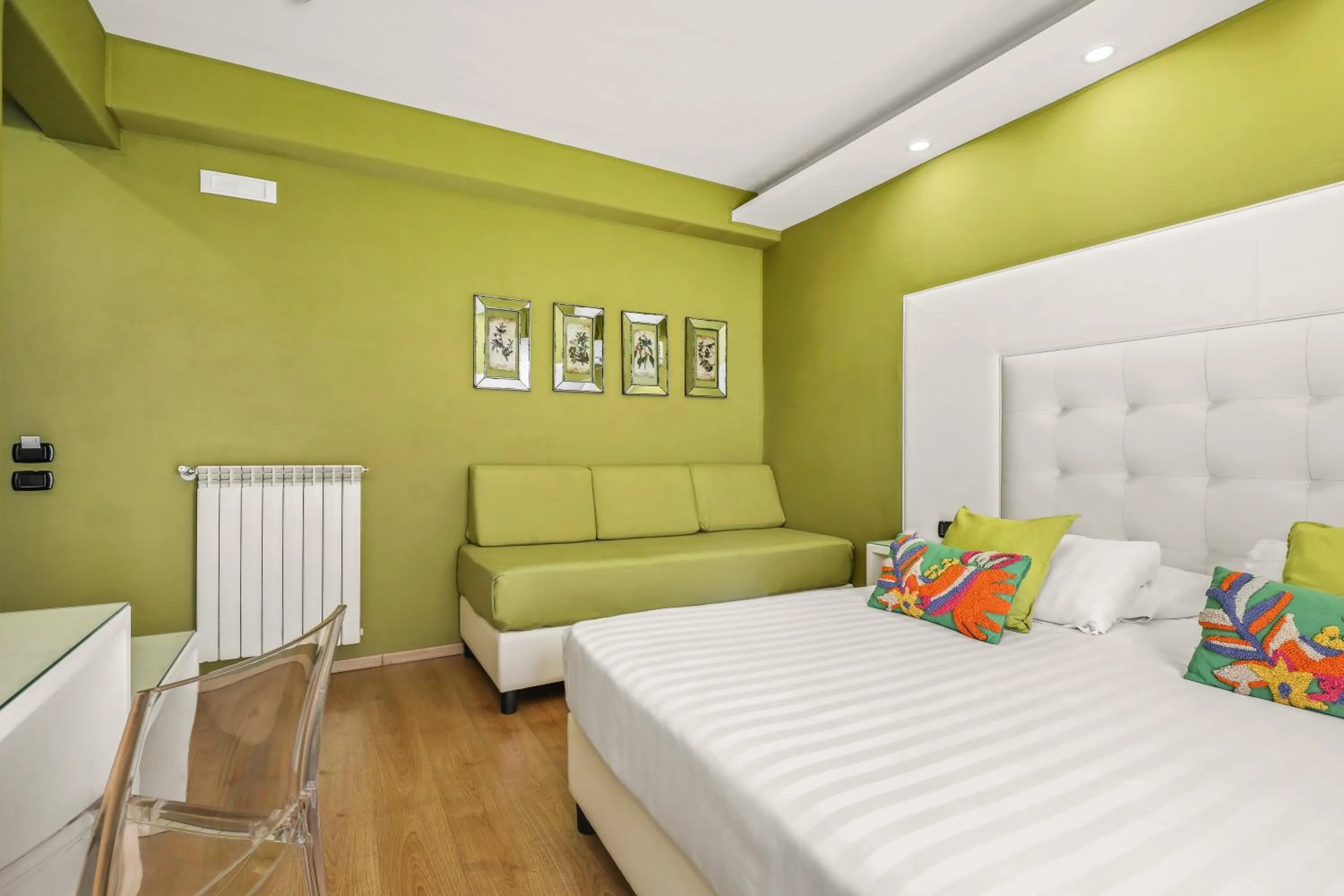 Bed in Reggia Suite Spa Hotel