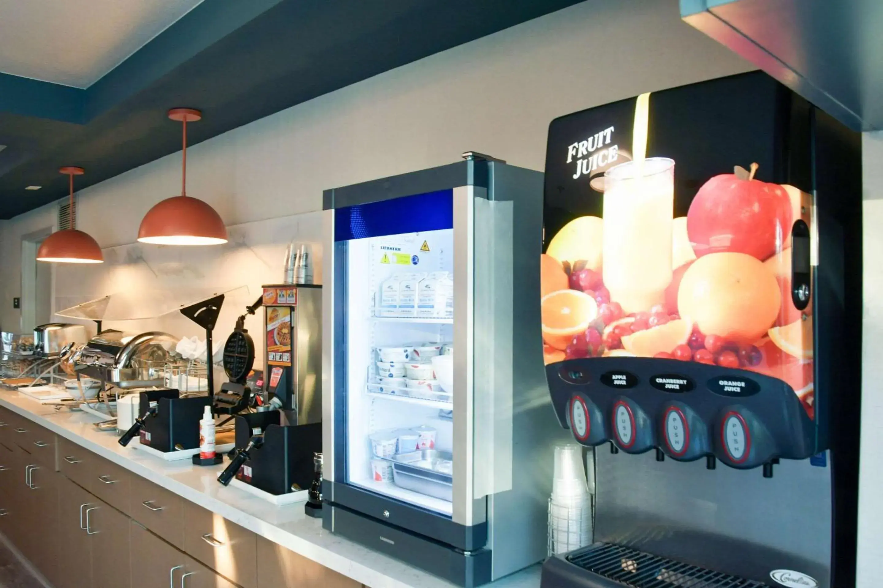 Breakfast in Comfort Inn & Suites NW Milwaukee Breakfast in Comfort Inn & Suites NW Milwaukee