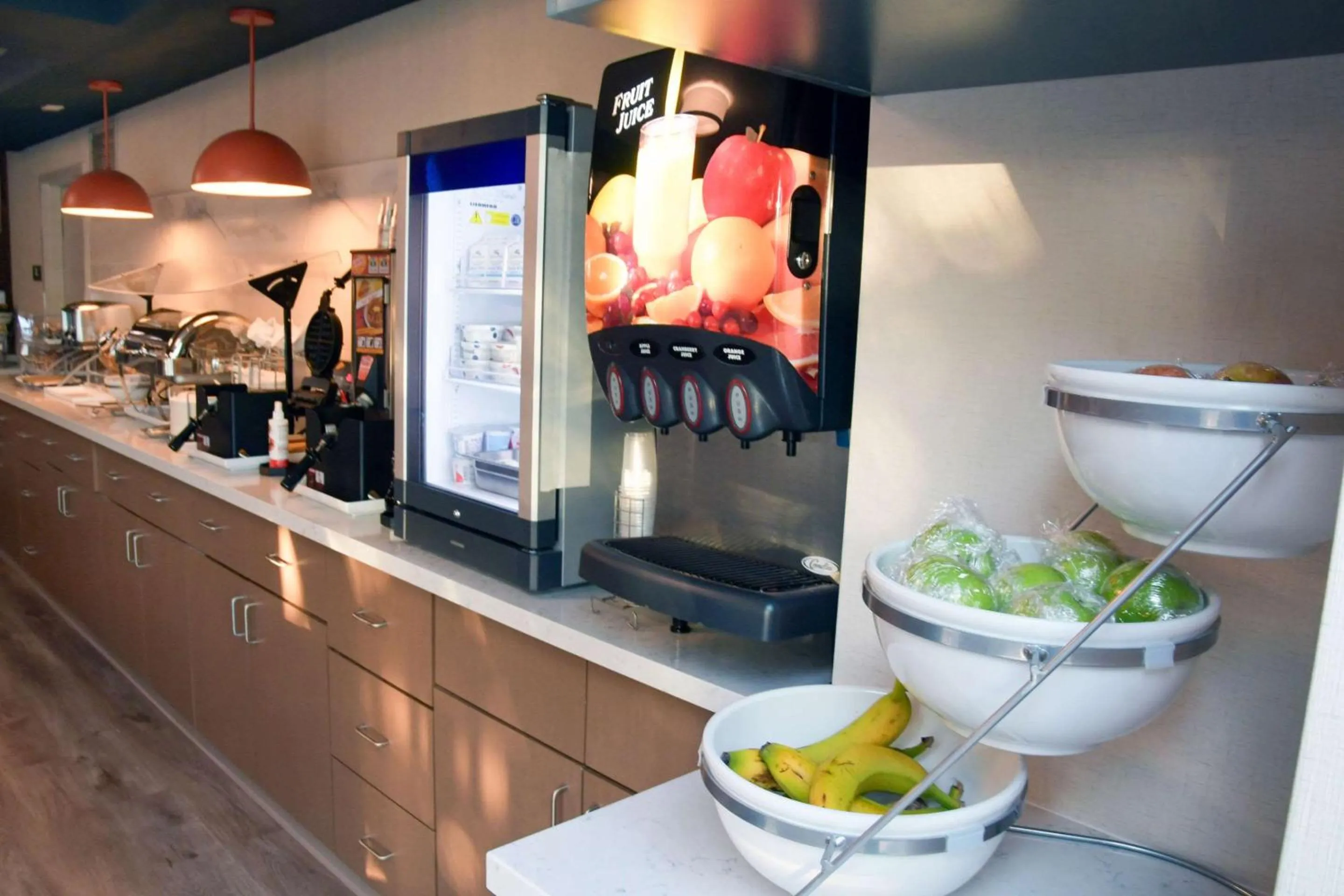 Breakfast in Comfort Inn & Suites NW Milwaukee