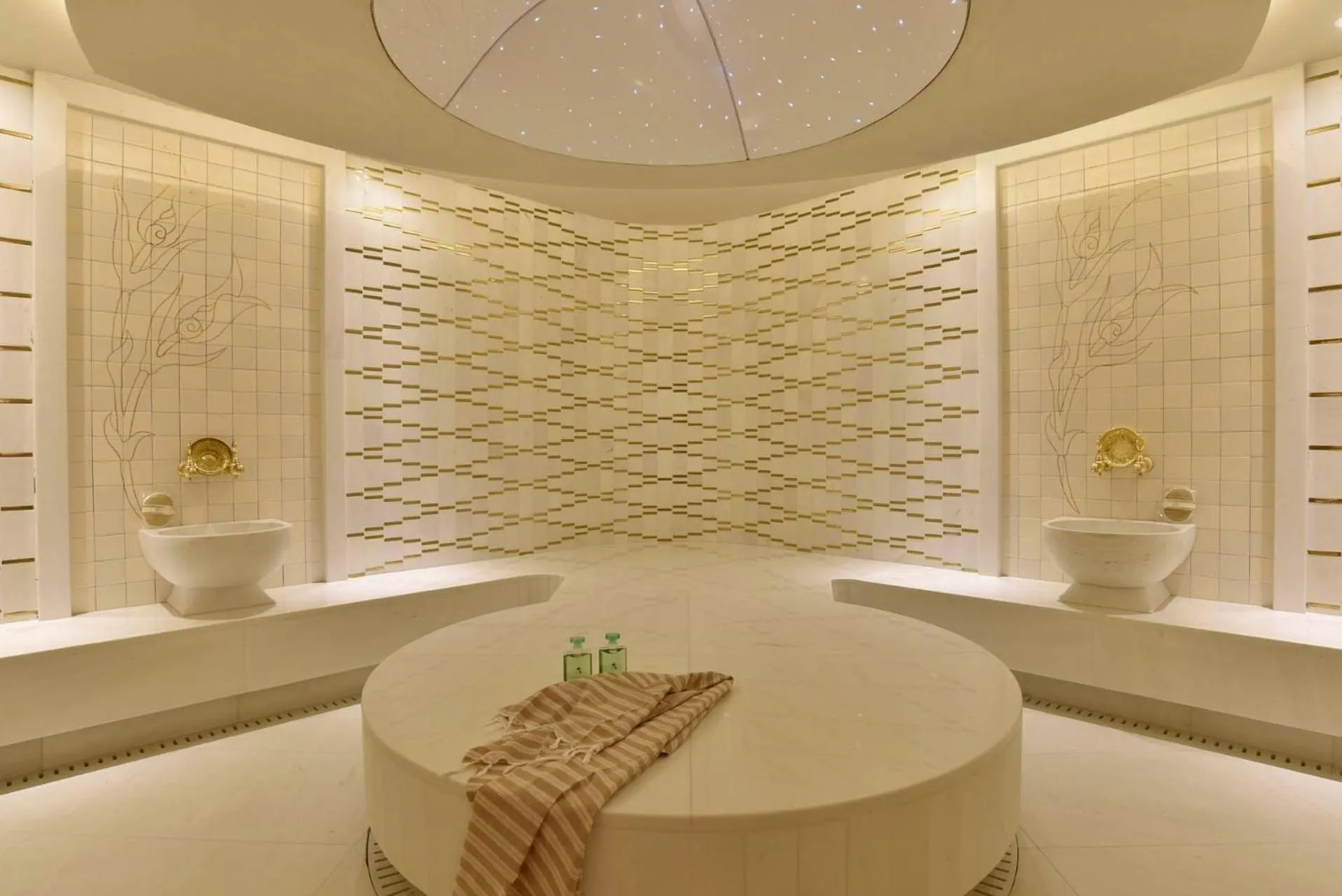 Sauna in CVK Park Bosphorus Hotel Istanbul