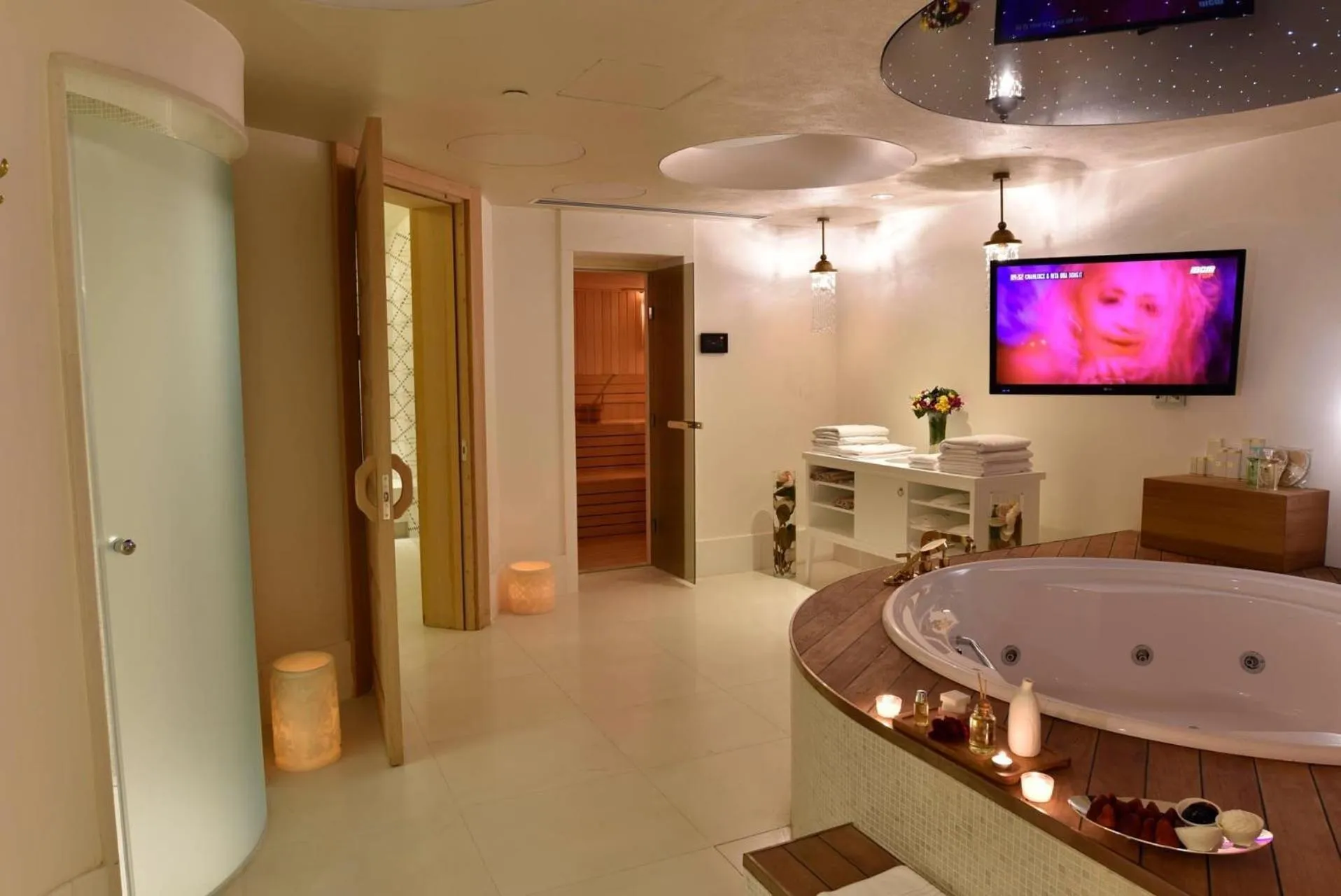 Sauna in CVK Park Bosphorus Hotel Istanbul