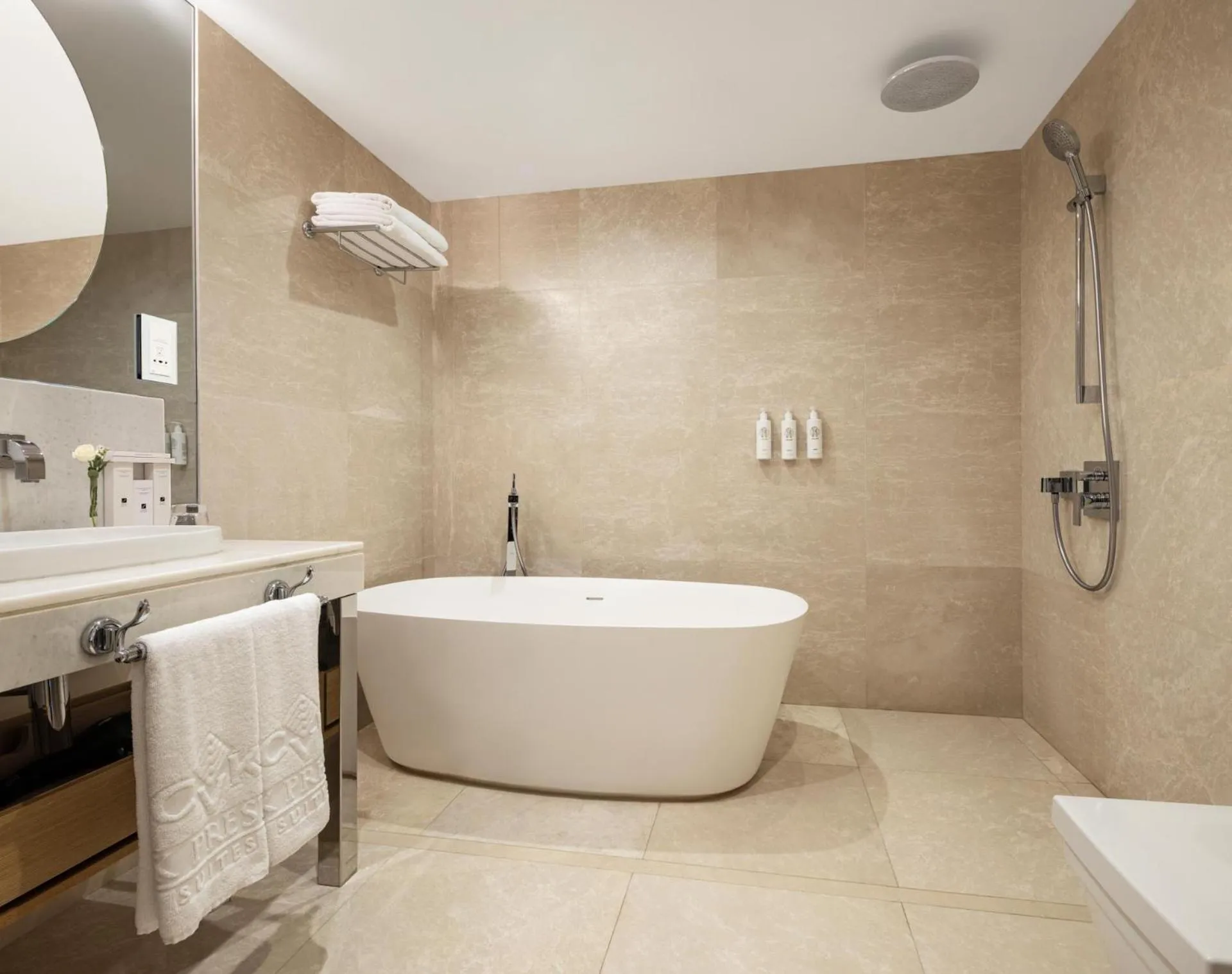 Shower in CVK Park Bosphorus Hotel Istanbul