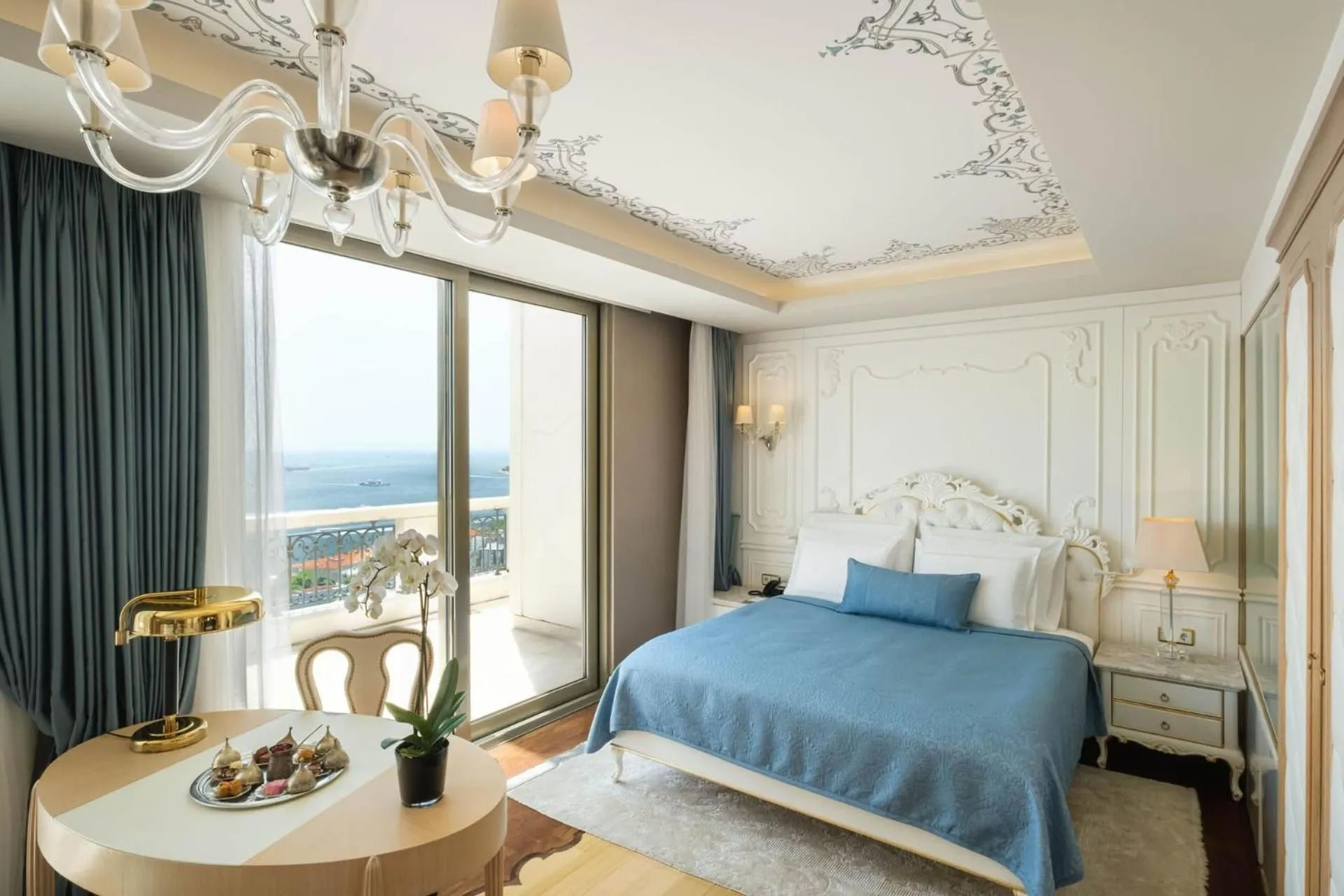 Bed in CVK Park Bosphorus Hotel Istanbul