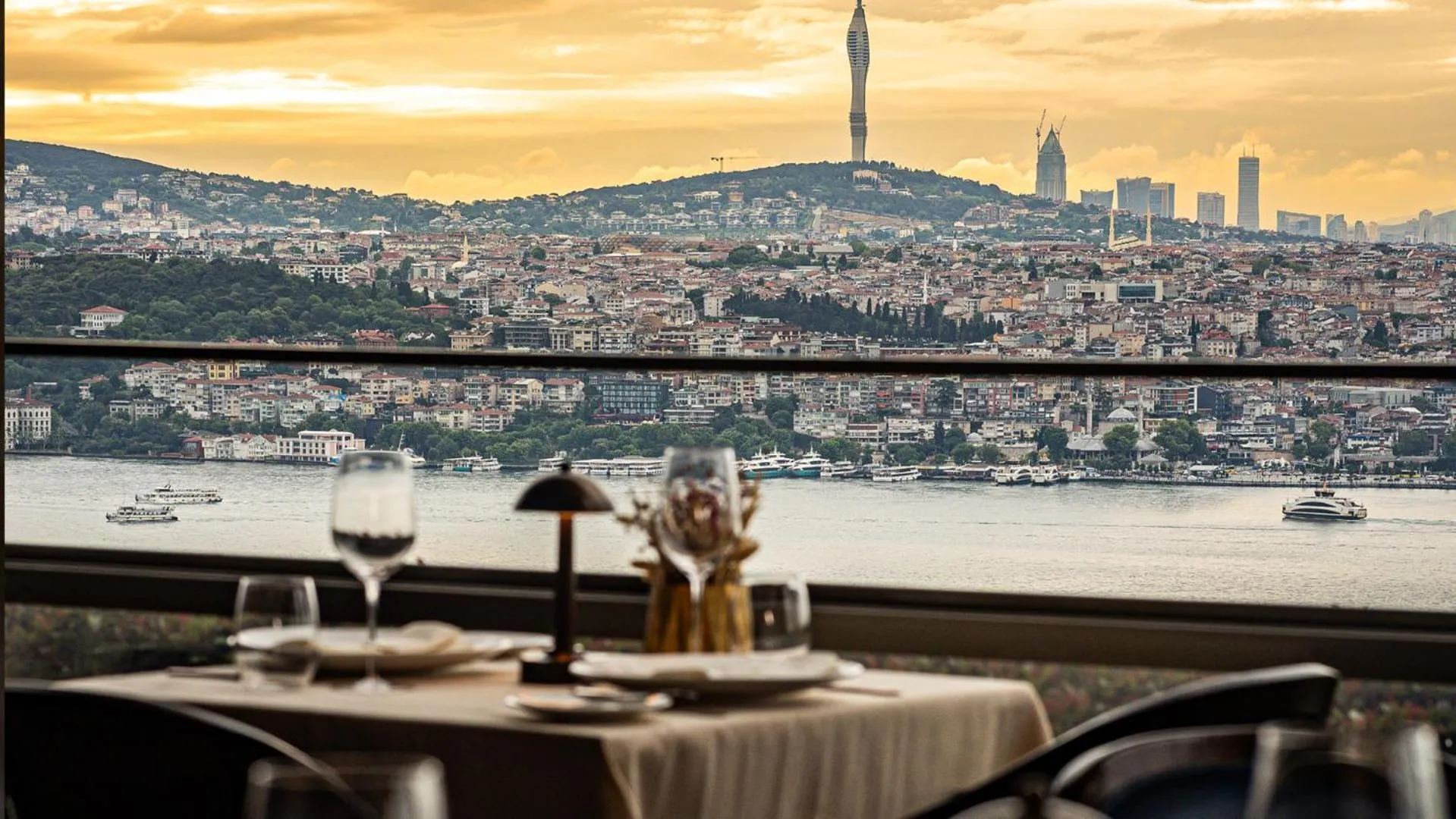 Restaurant/places to eat in CVK Park Bosphorus Hotel Istanbul