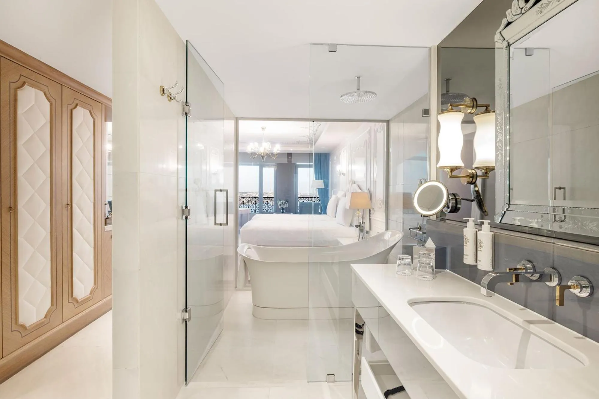 Shower in CVK Park Bosphorus Hotel Istanbul