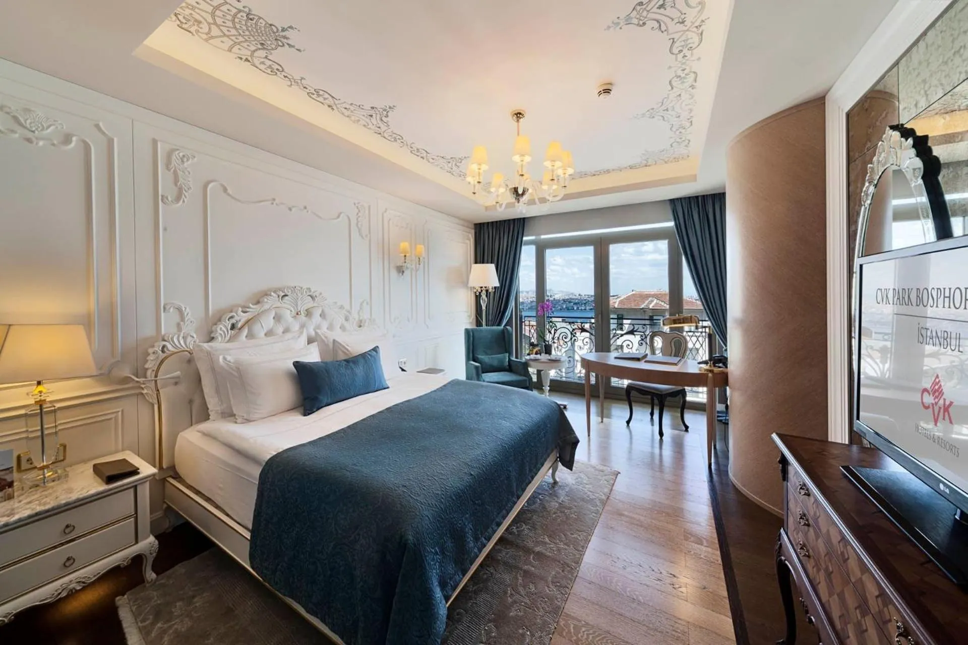 Bed in CVK Park Bosphorus Hotel Istanbul