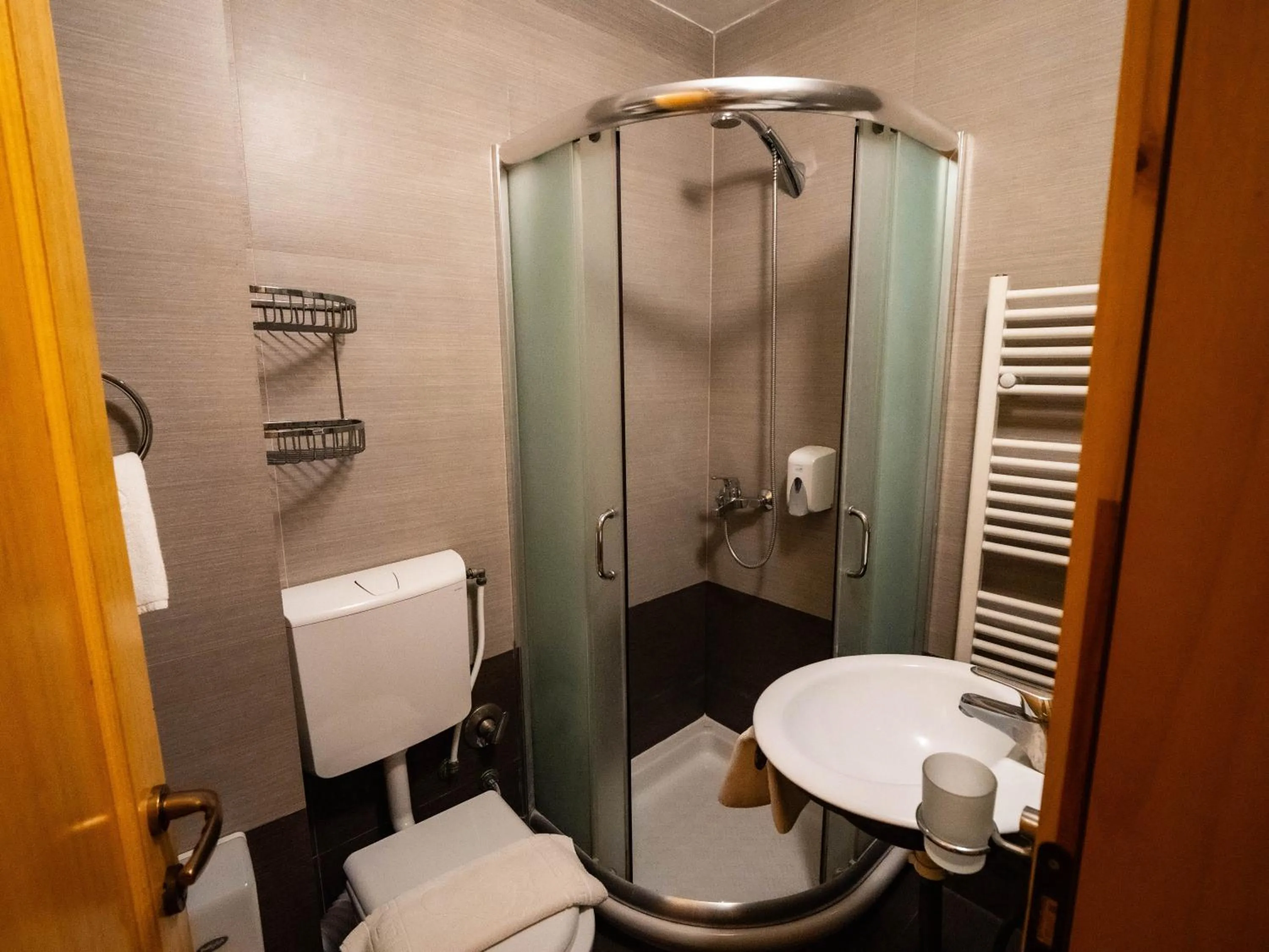 Shower in Natyral Razma Resort