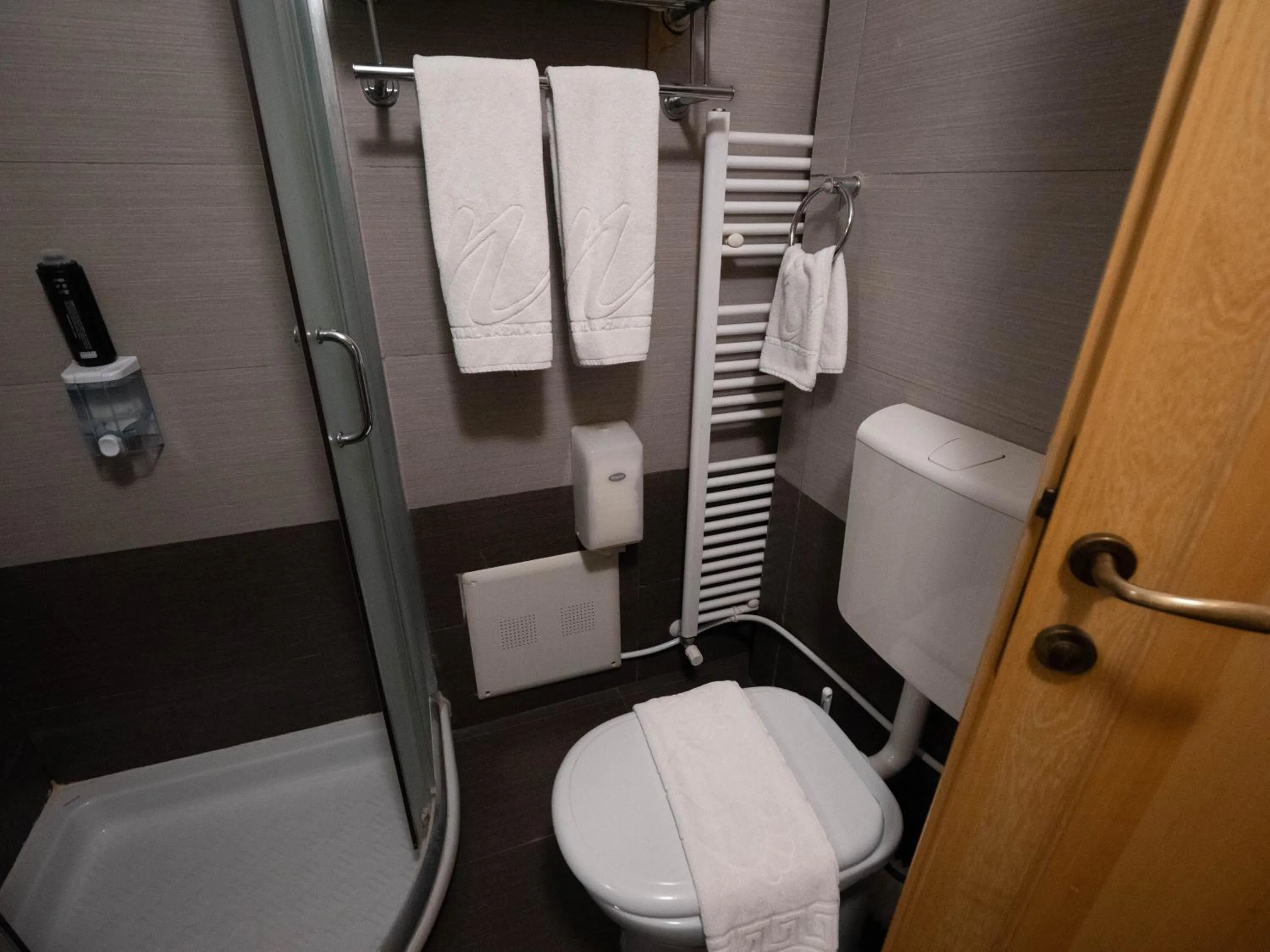 Shower in Natyral Razma Resort