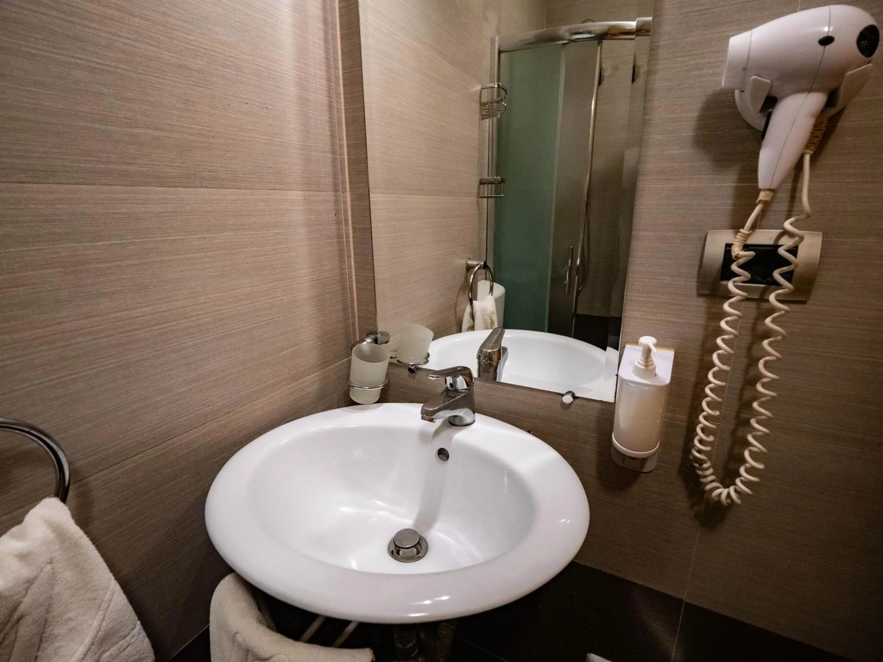 Shower in Natyral Razma Resort