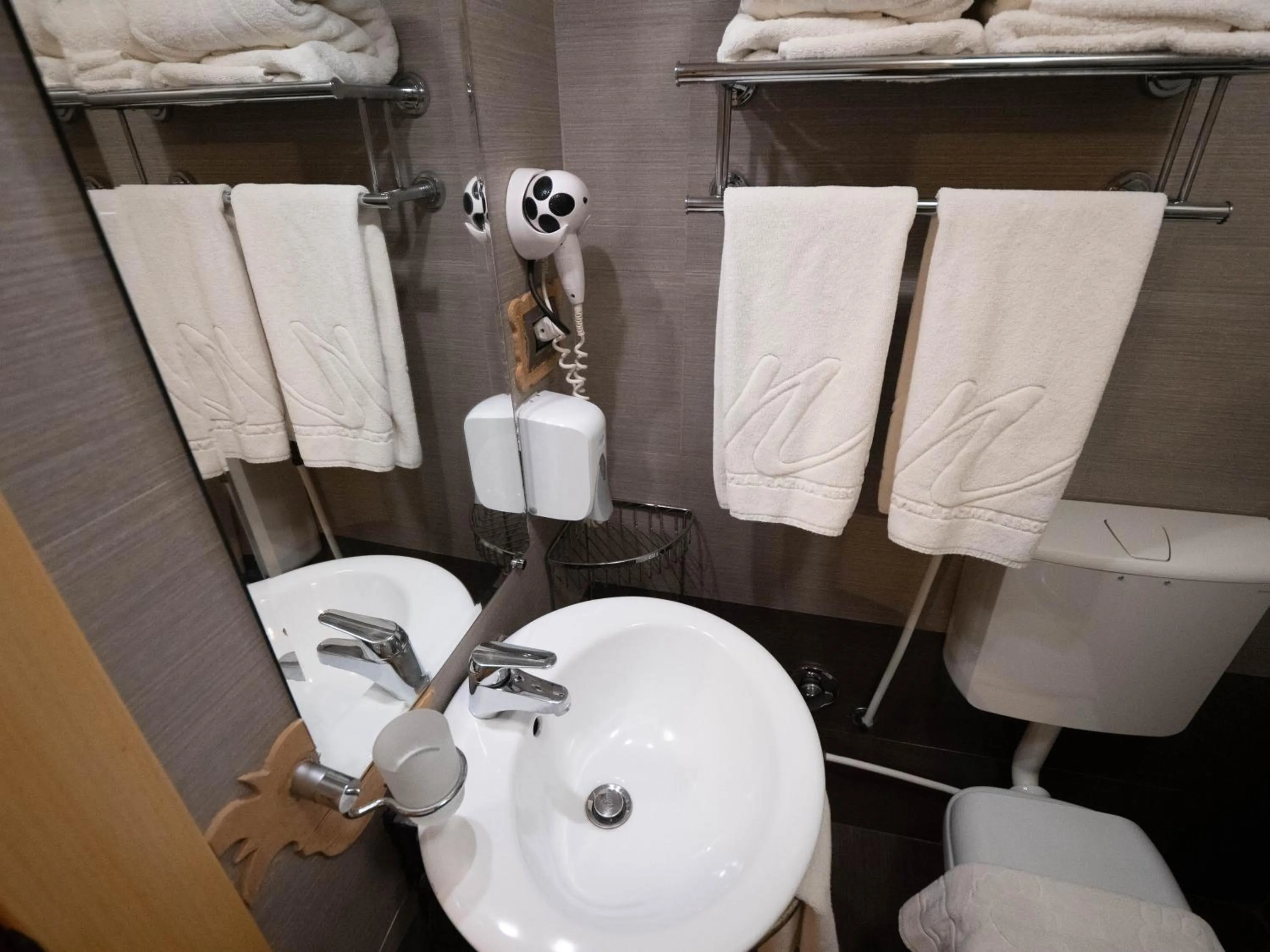 Toilet in Natyral Razma Resort