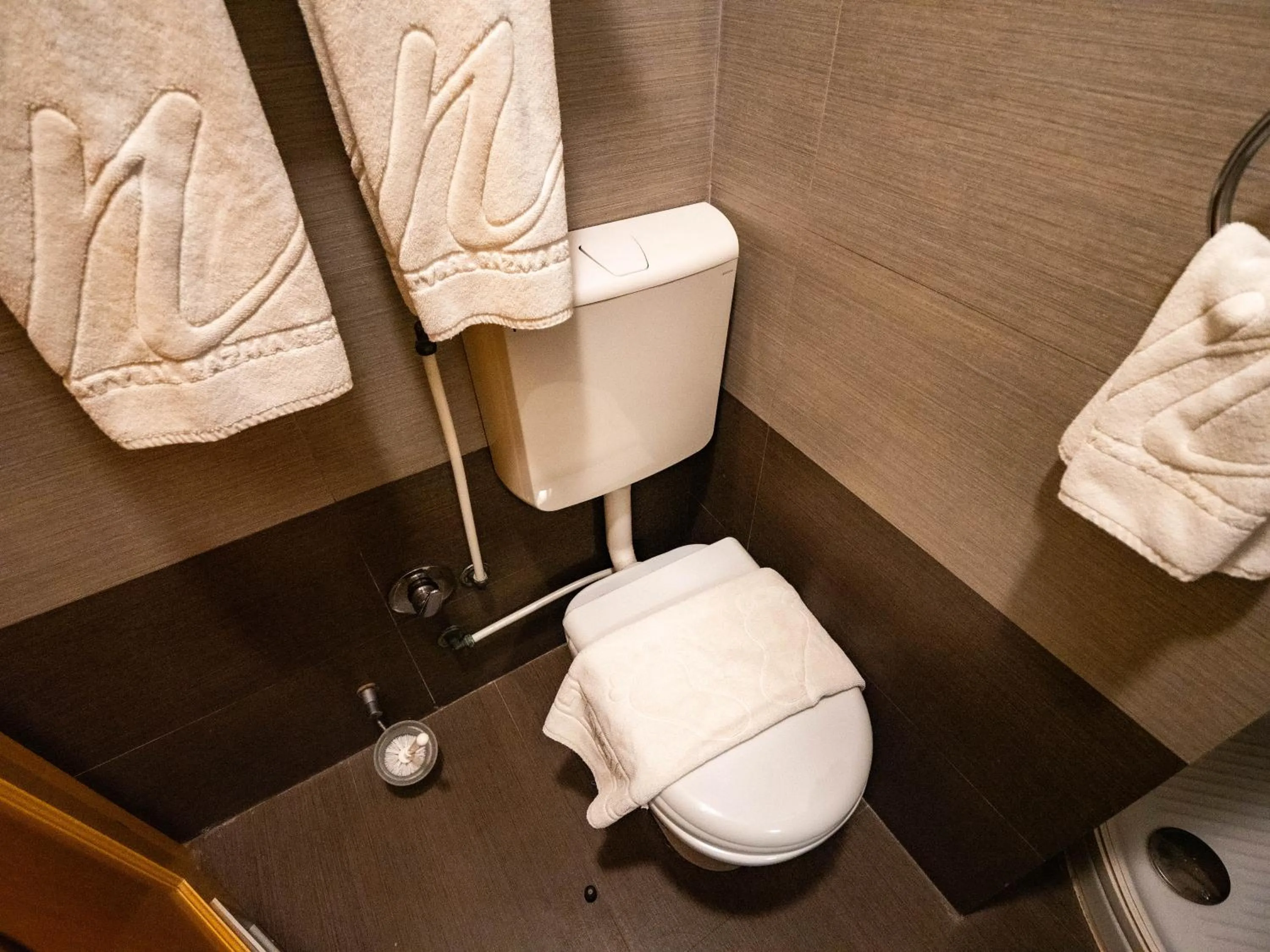 Toilet in Natyral Razma Resort