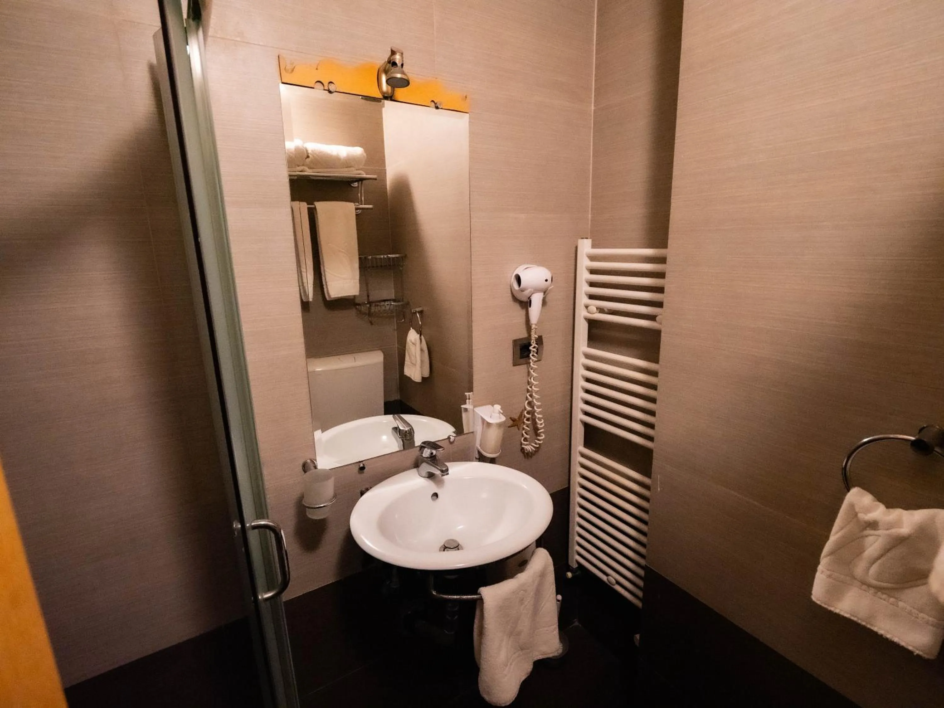 Shower in Natyral Razma Resort