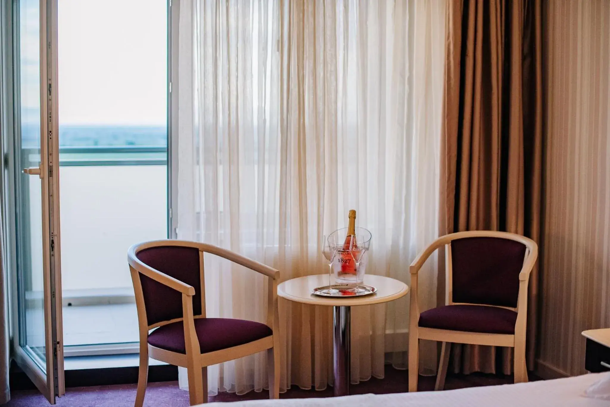 Double Room with Balcony - single occupancy in Caprioara Spa&Wellness Resort Double Room with Balcony - single occupancy in Caprioara Spa&Wellness Resort