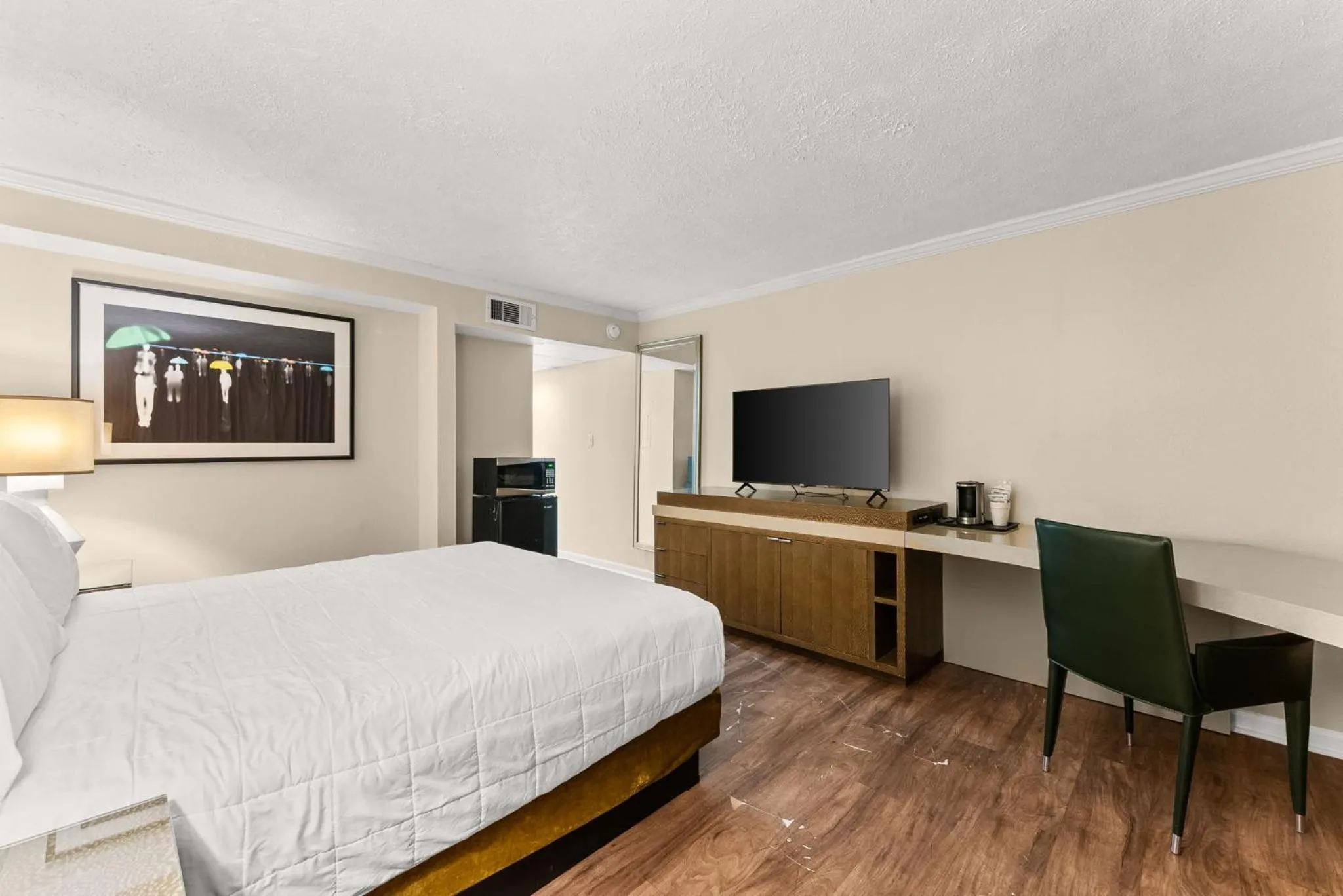 Bedroom, Bed in Seahaven Beach Hotel Panama City Beach