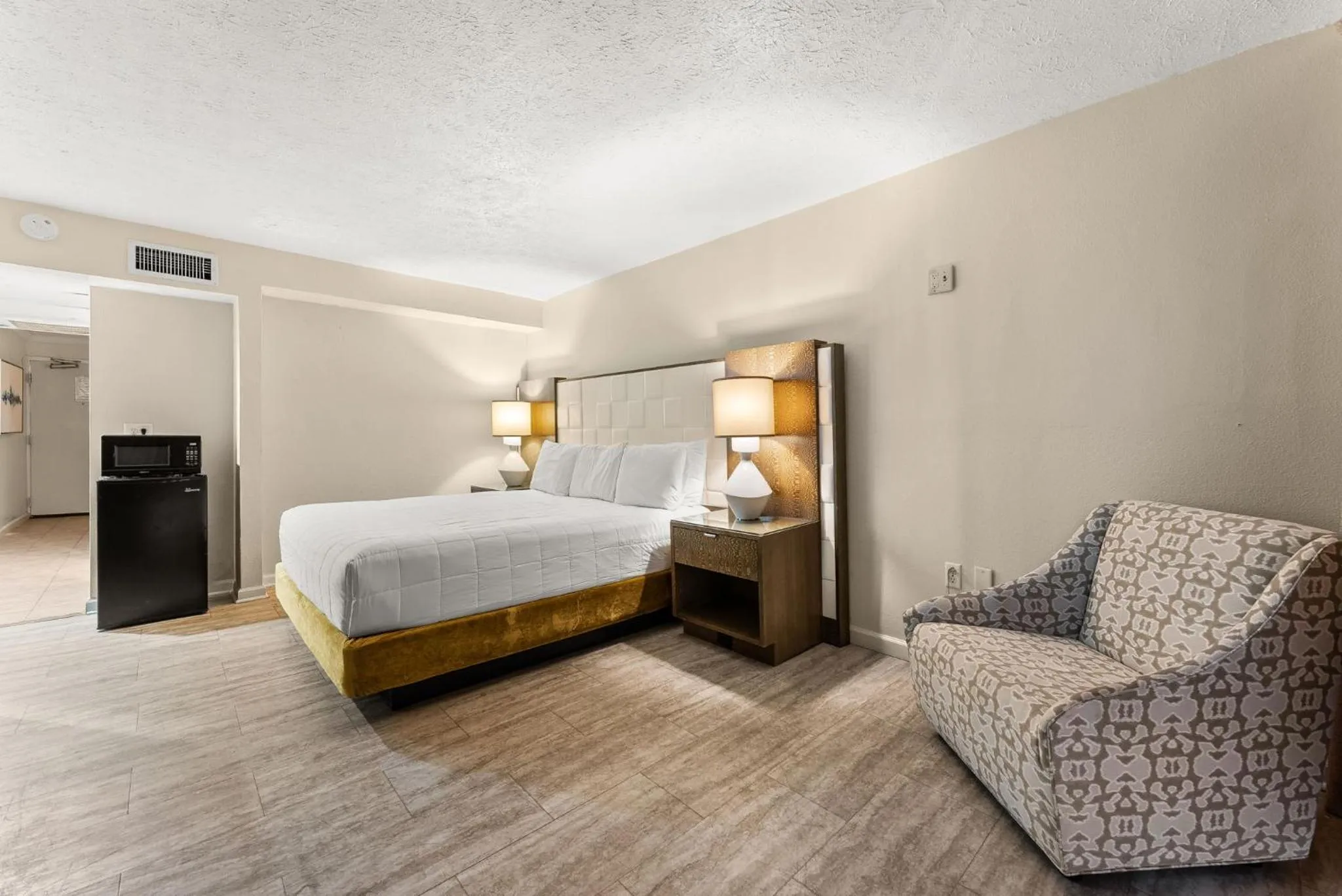 Bedroom, Bed in Seahaven Beach Hotel Panama City Beach