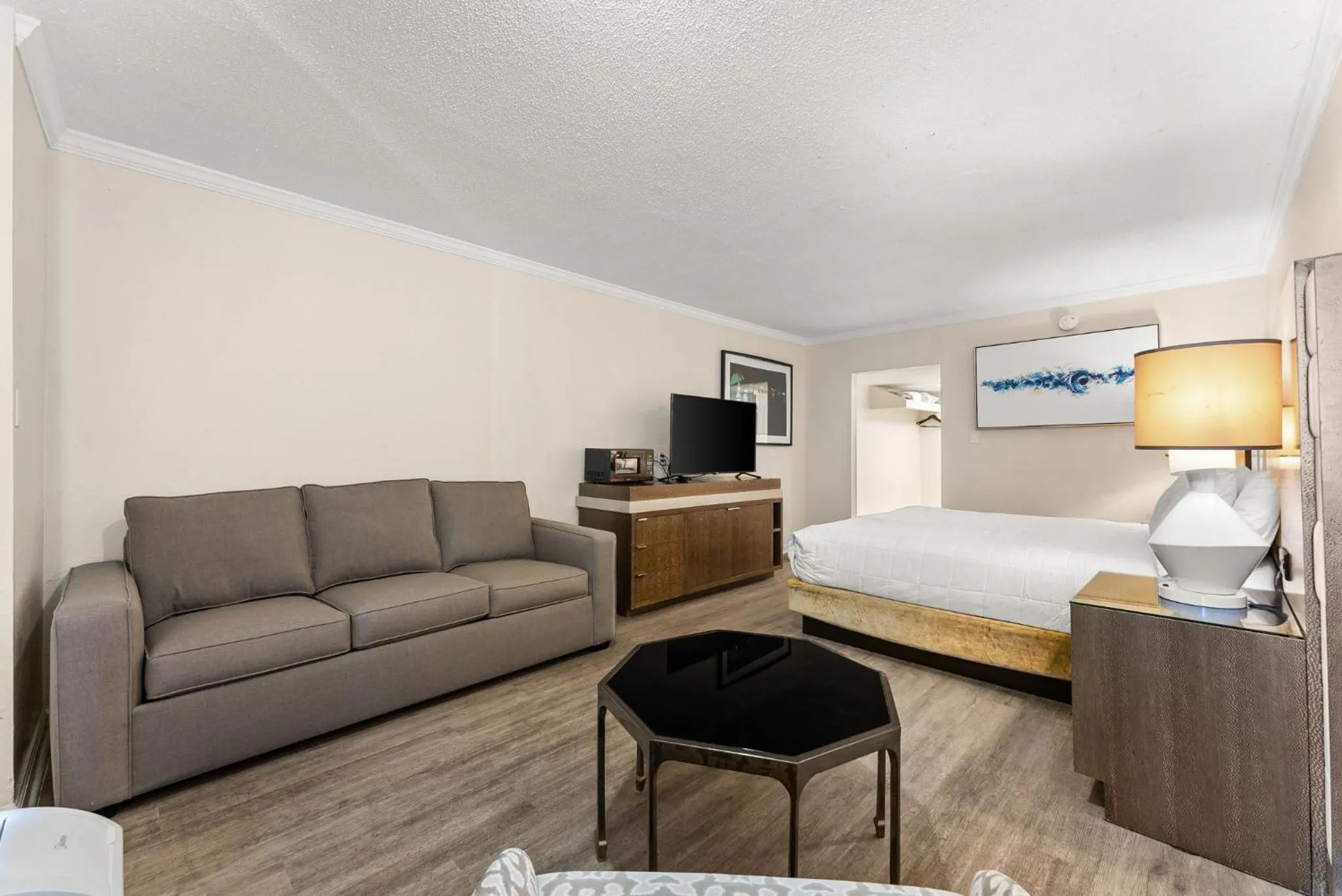 Bedroom, Bed in Seahaven Beach Hotel Panama City Beach