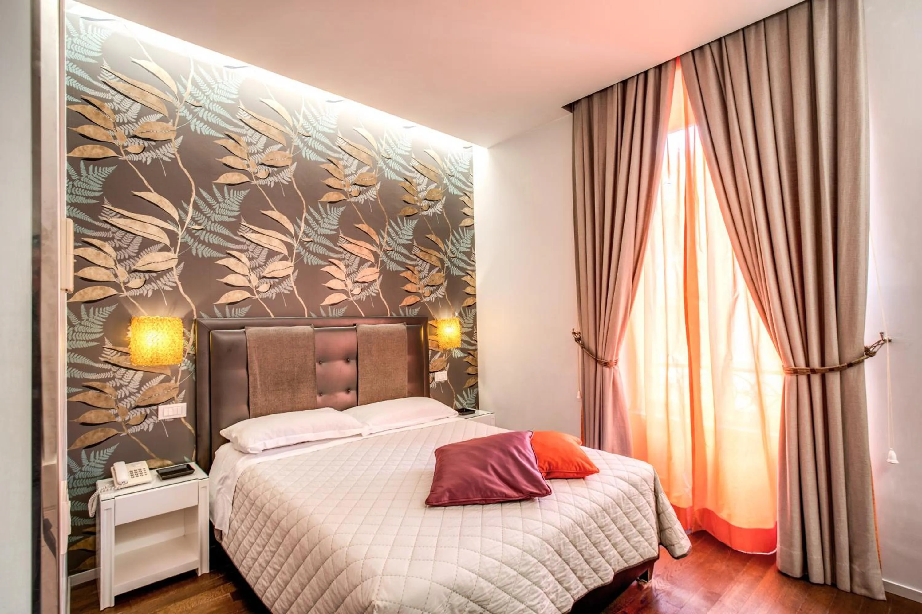 Bed in Boutique Rome Inn