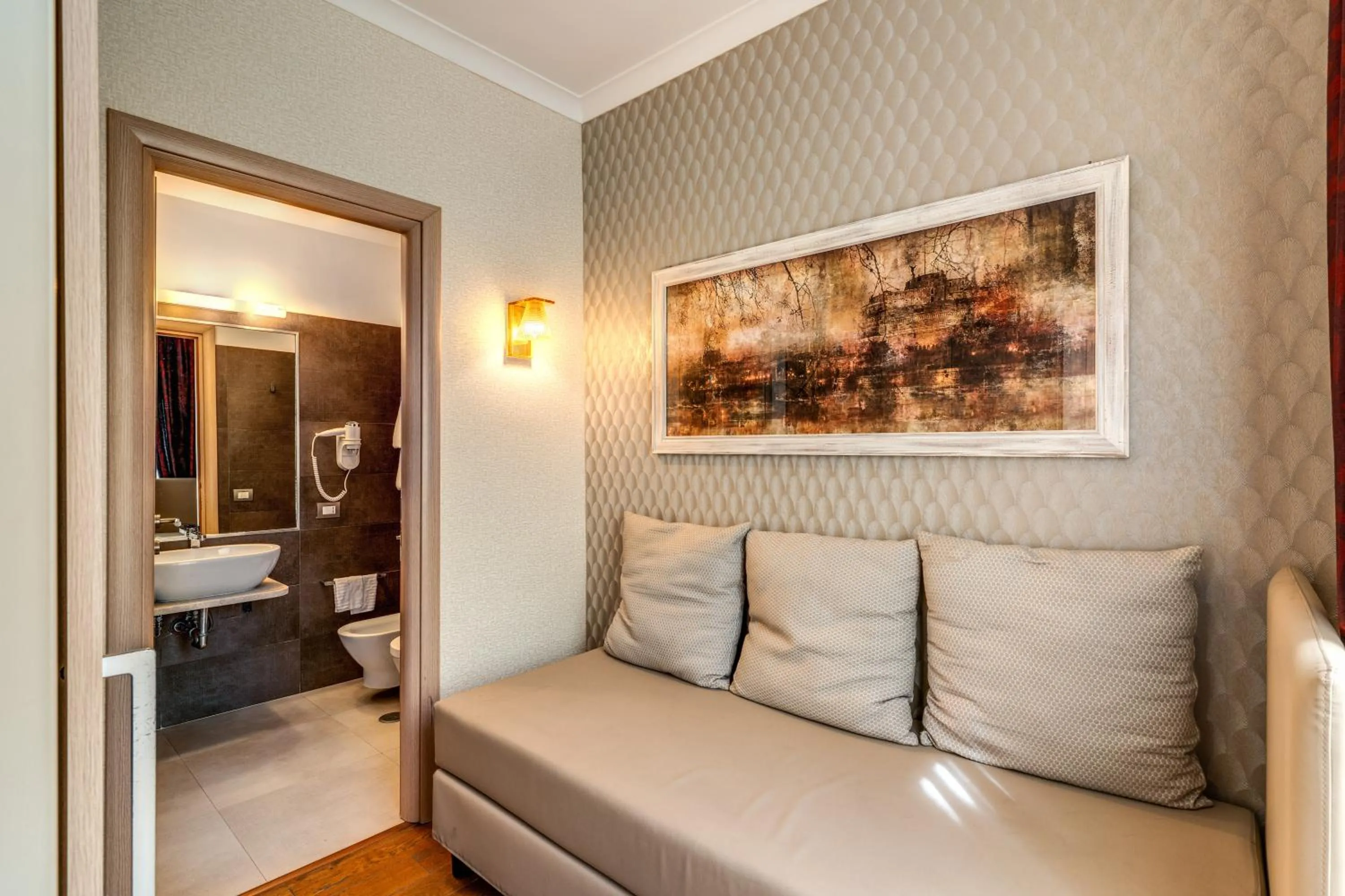 Bed in Boutique Rome Inn