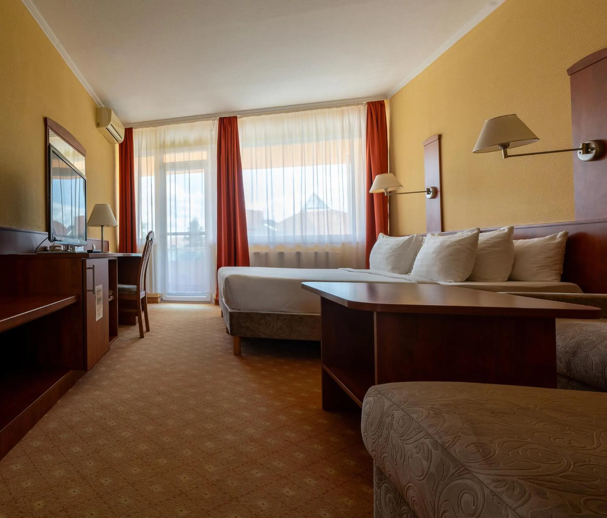 Photo of the whole room, Bed in Belenus Thermalhotel superior