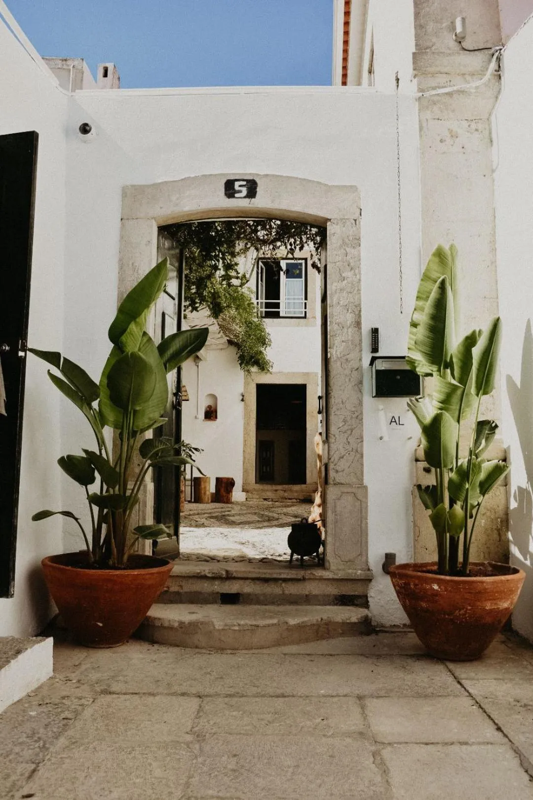 Restaurant/places to eat in LEGASEA - Cascais Guesthouse