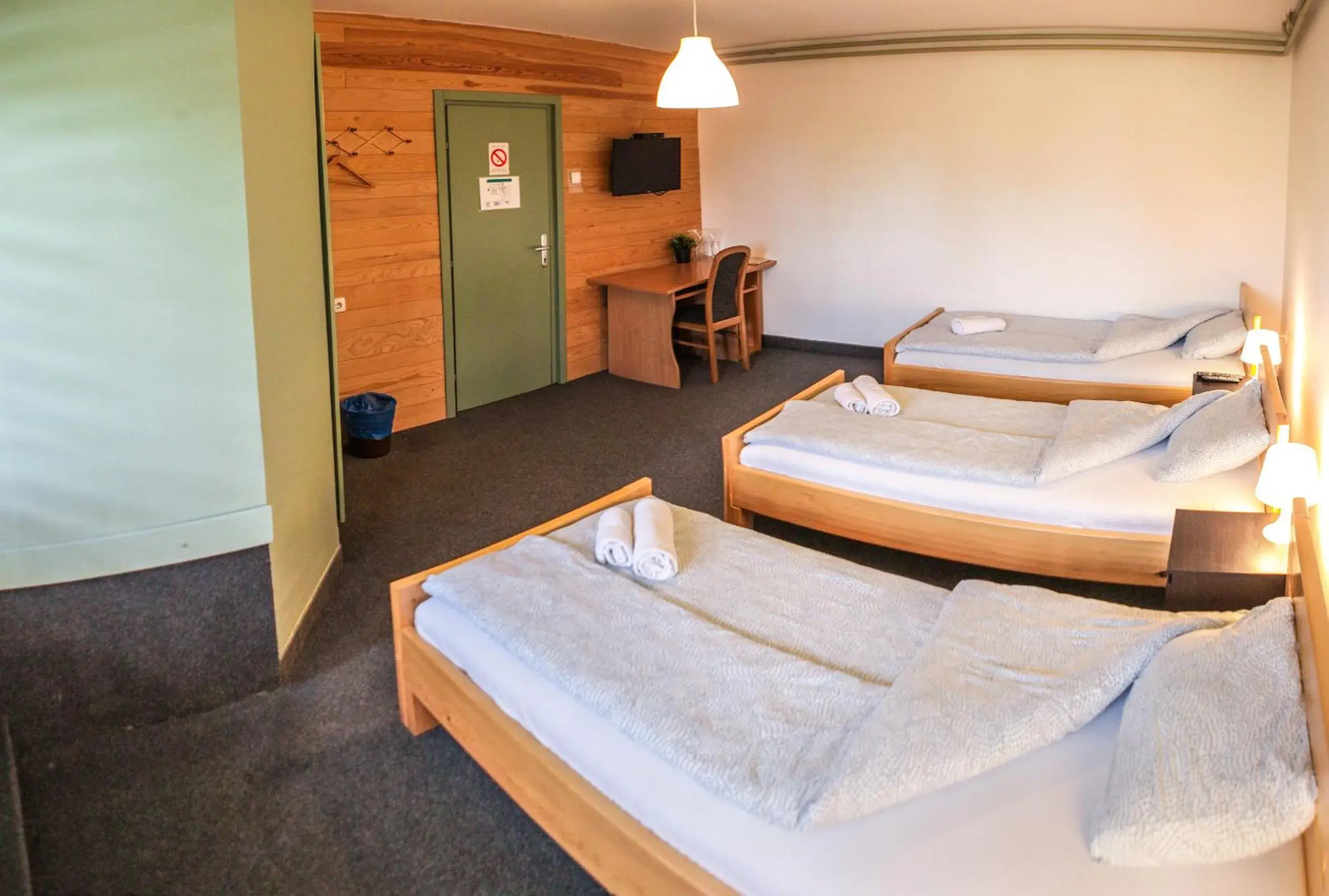 Classic Triple Room in Gorski vrt Classic Triple Room in Gorski vrt