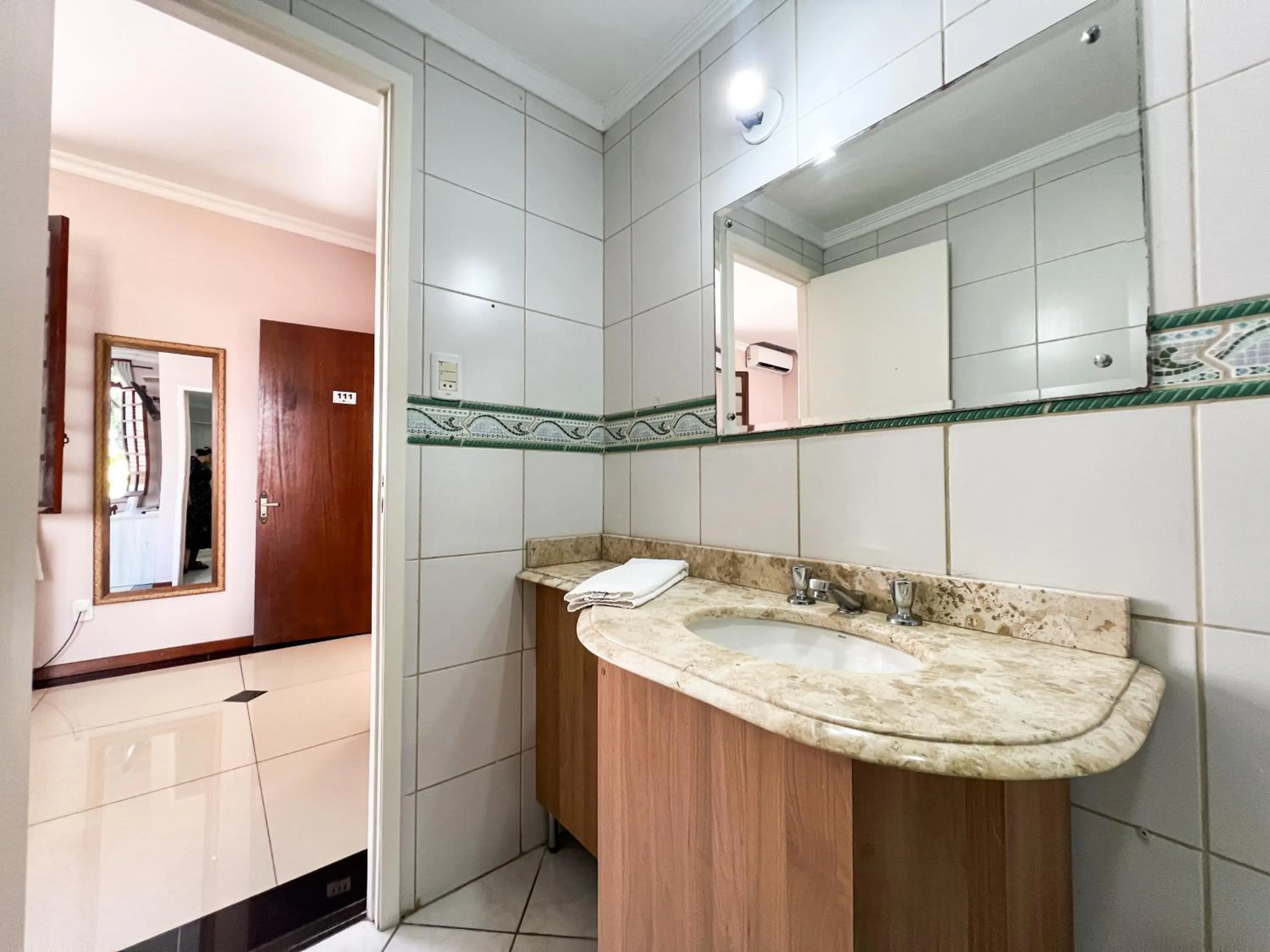 Bathroom in Hotel Villa Souza Ltda