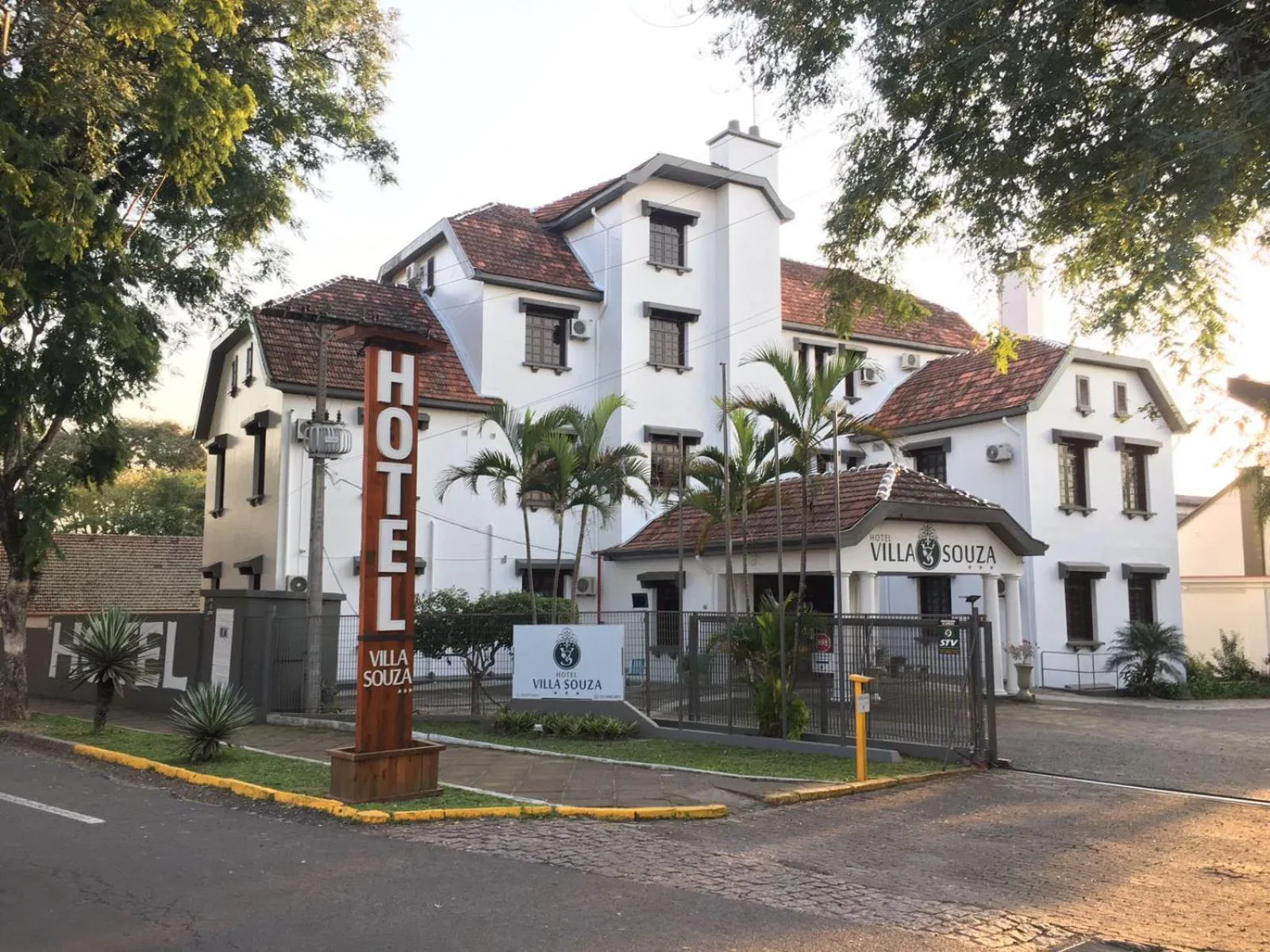Property building in Hotel Villa Souza Ltda