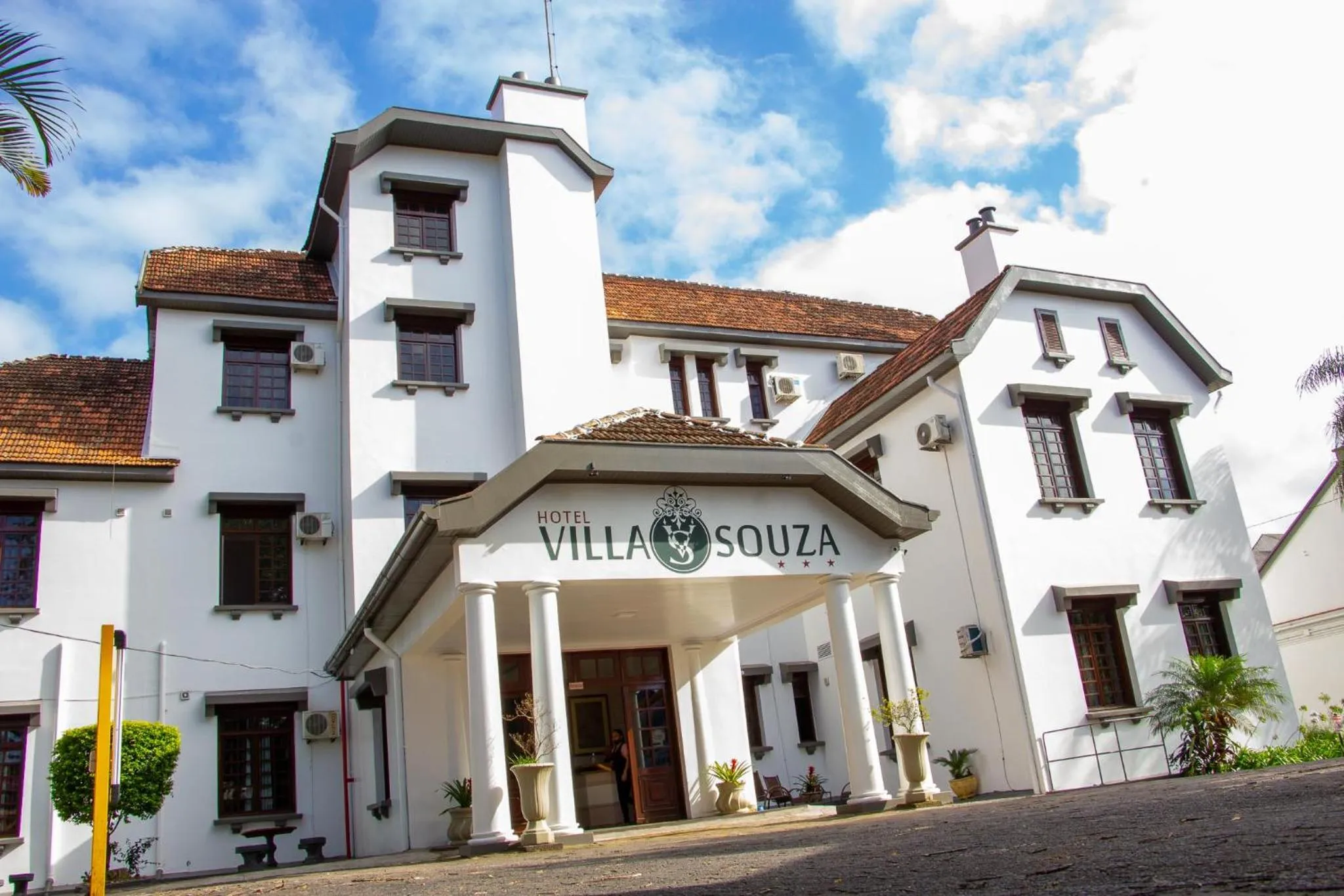 Property building in Hotel Villa Souza Ltda