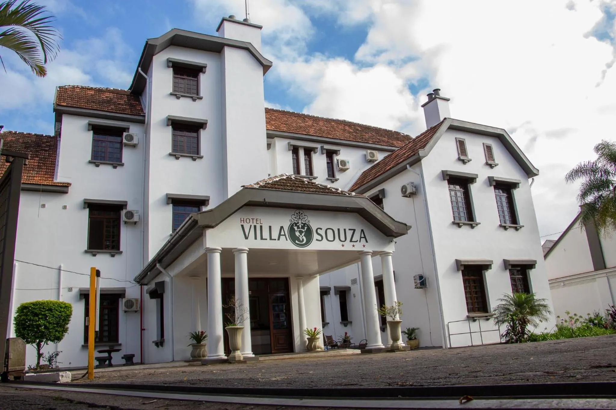Property building in Hotel Villa Souza Ltda