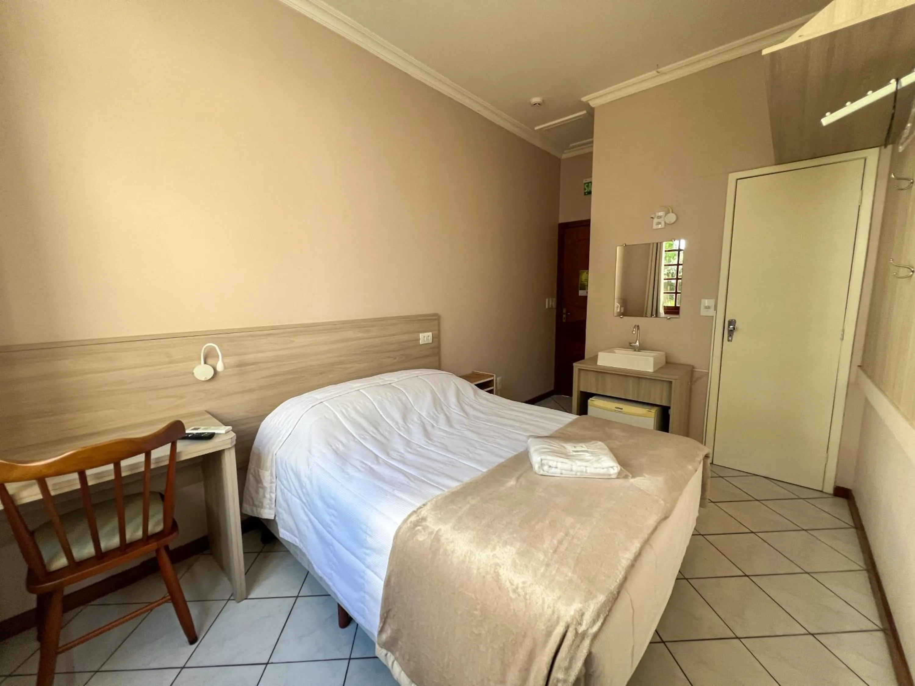 Bedroom, Bed in Hotel Villa Souza Ltda