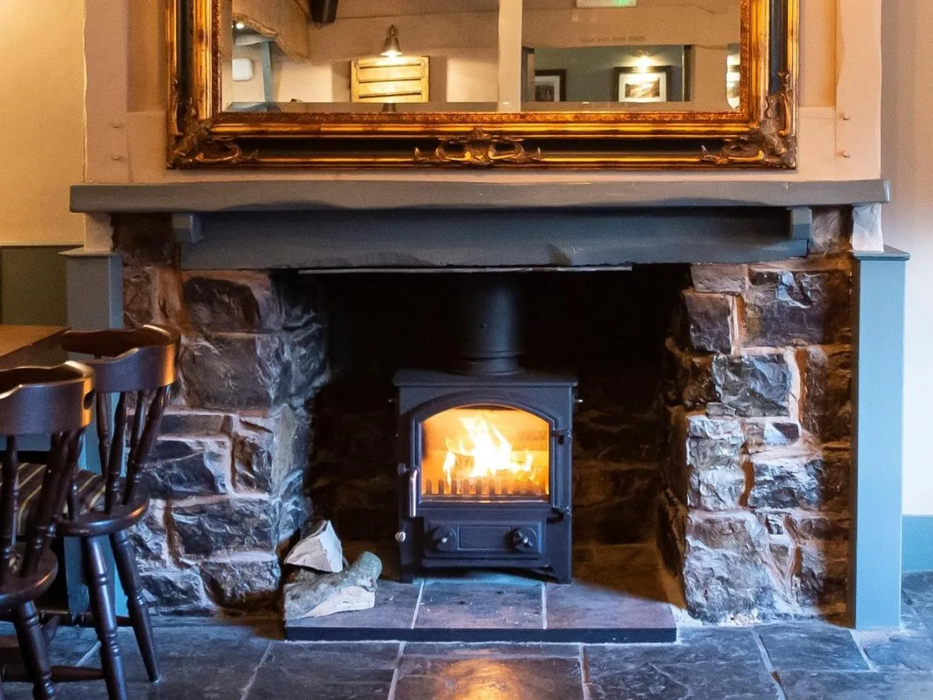 Lounge or bar in The Exeter Inn