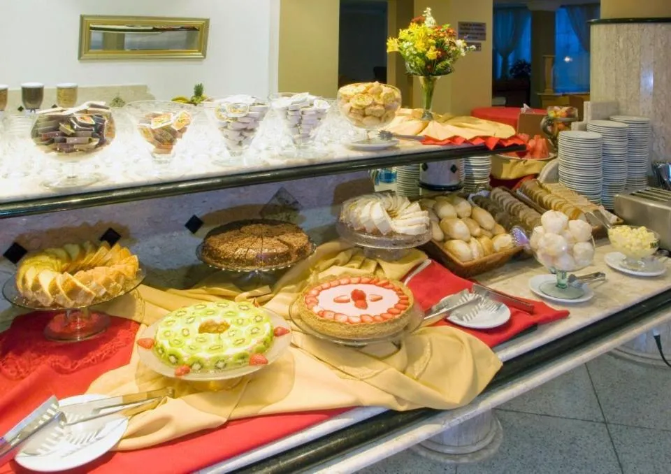 Buffet breakfast in Grande Hotel Guarapuava